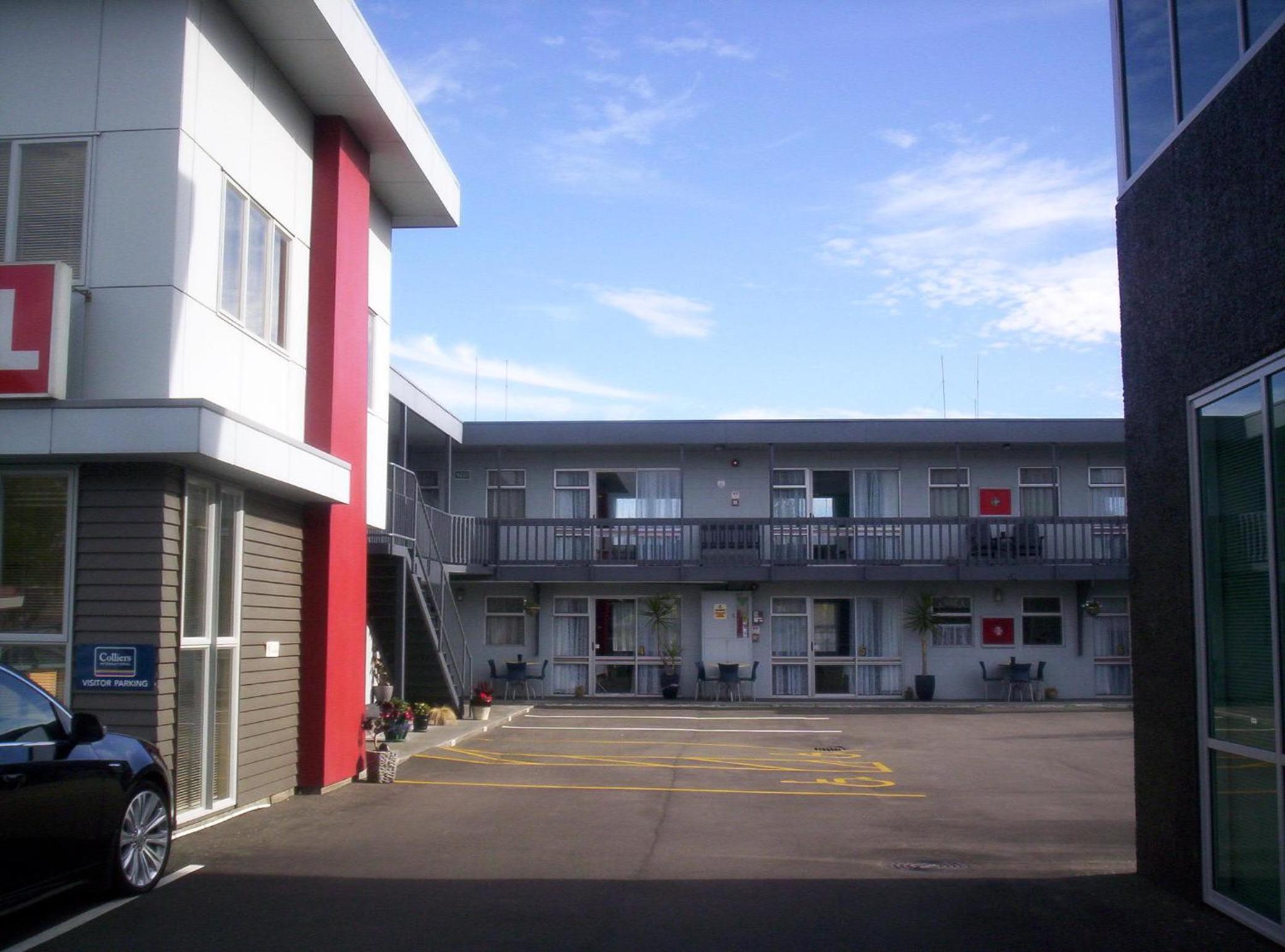 Broadway Motor Inn