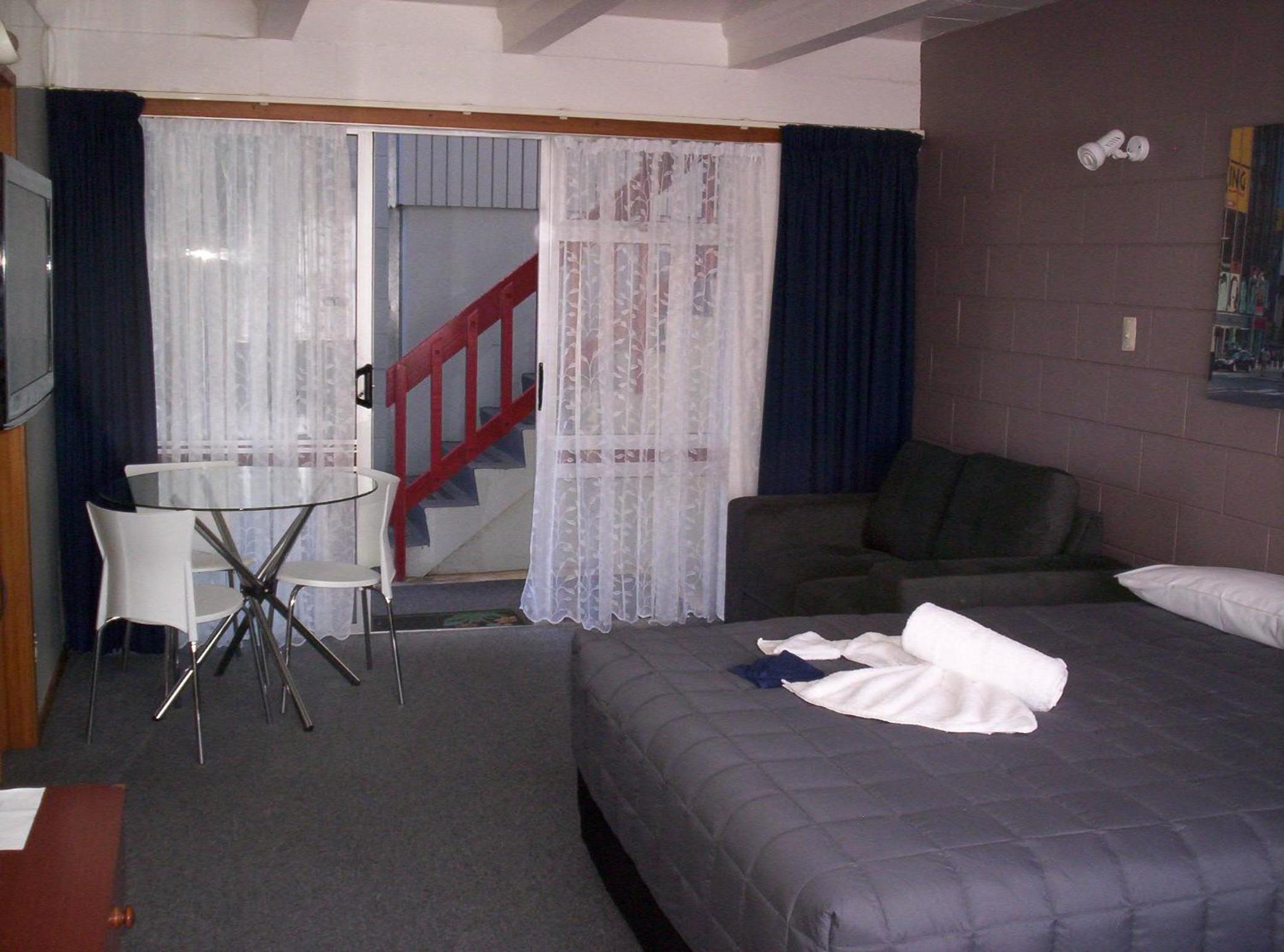 Broadway Motor Inn
