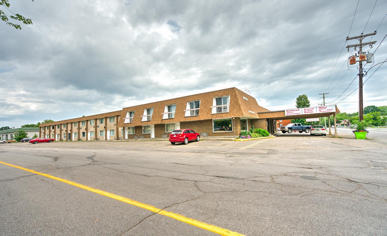 Trois-rivieres Vacations - Hotel Motel Penn-Mass - Property Image 1