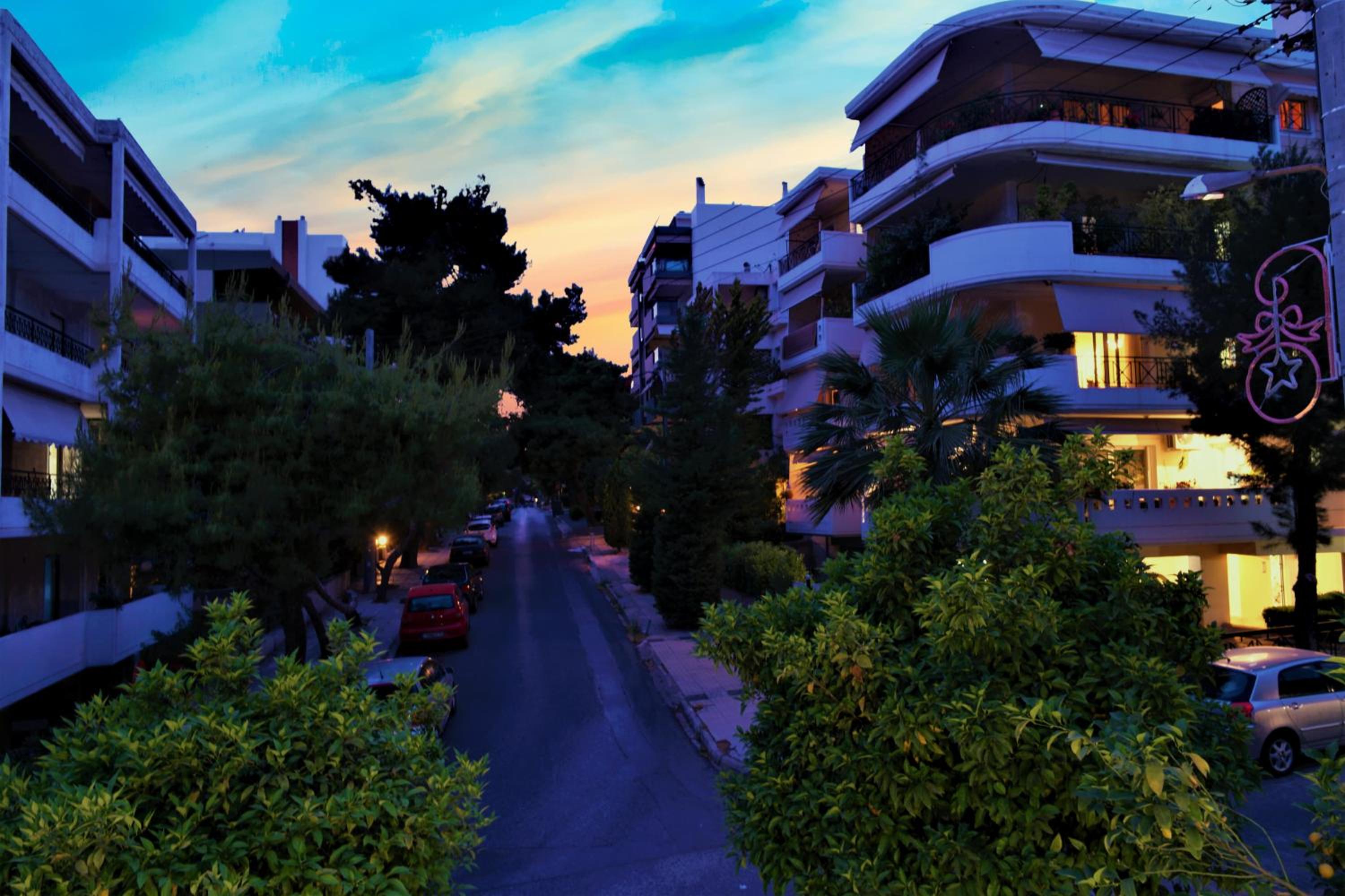 Zefyros Super Cool Apartments next to Alimos Riviera