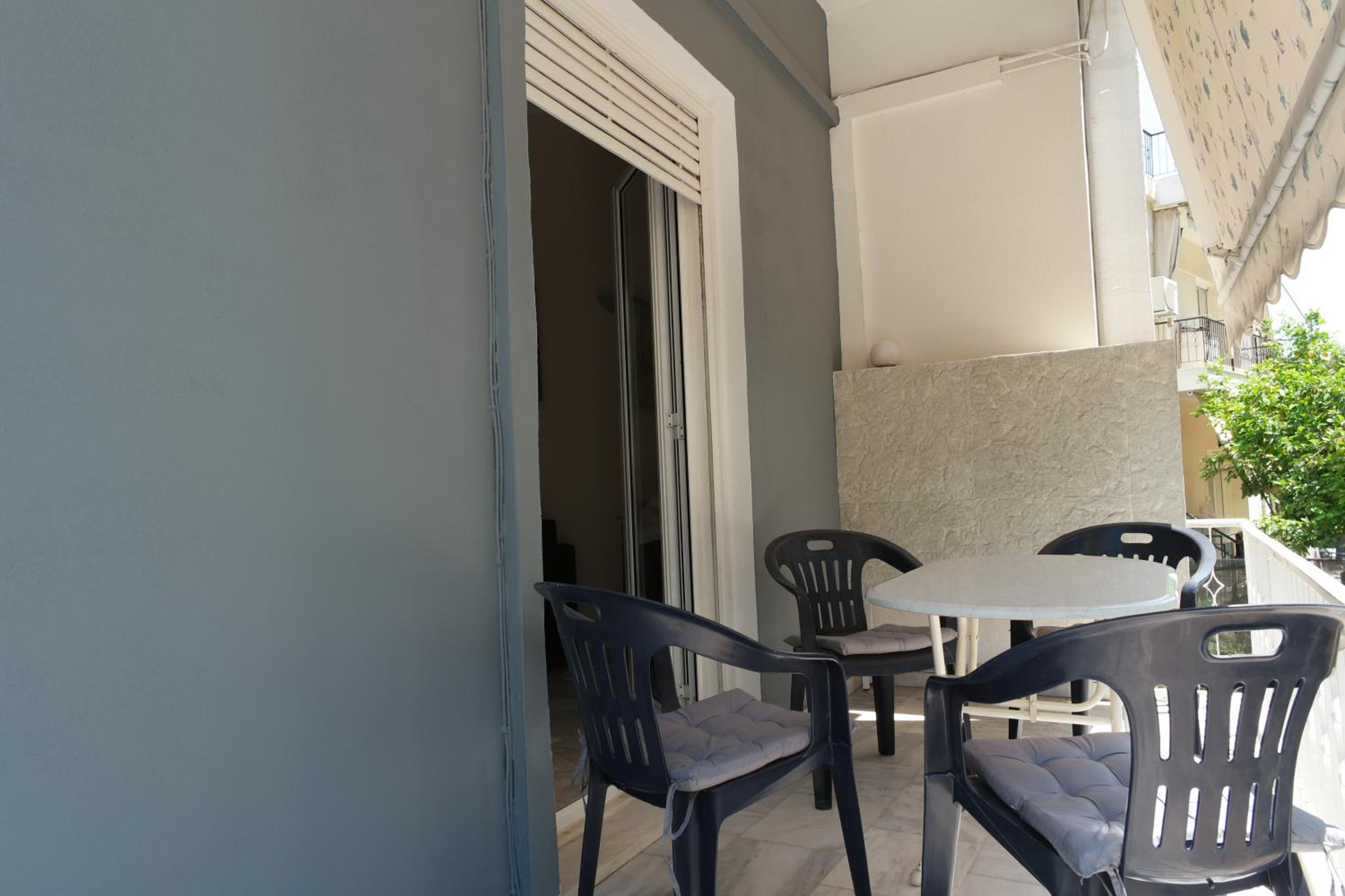 Zefyros Super Cool Apartments next to Alimos Riviera