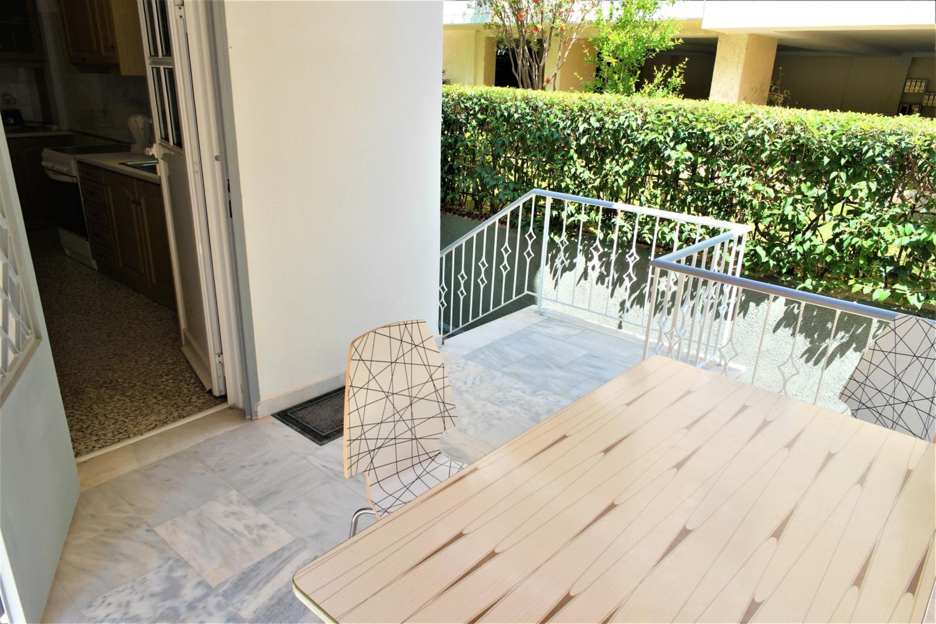 Zefyros Super Cool Apartments next to Alimos Riviera