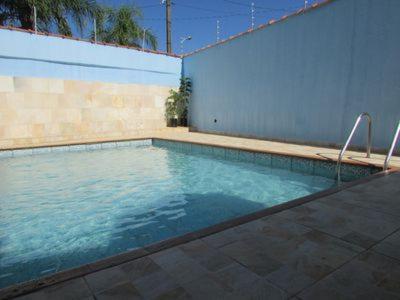 Casa c/ Piscina - Ampla e Arejada Balneário Gaivota - 300 mts da Praia
