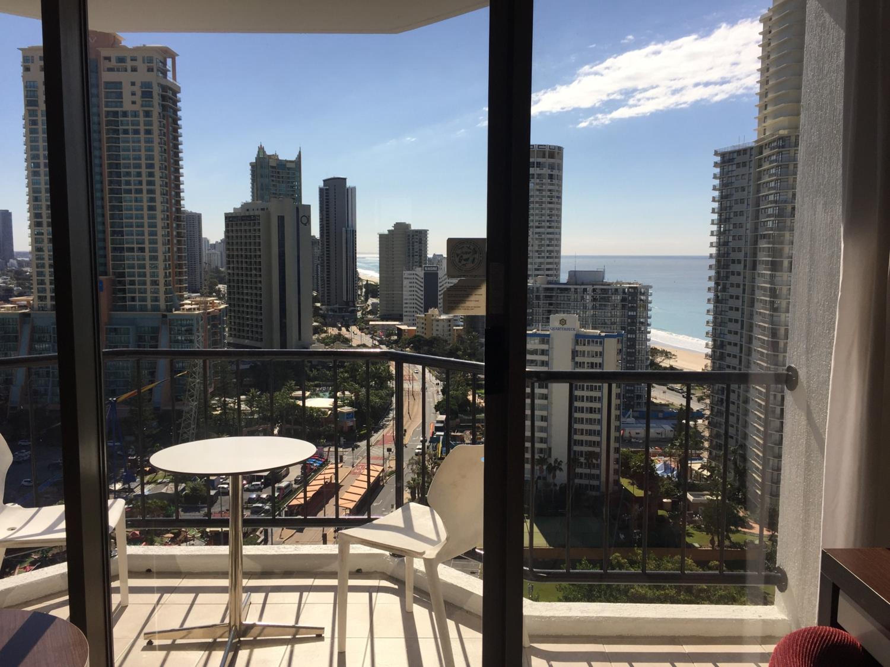 High Floor Ocean View at Surfers Paradise - Hotel Studio