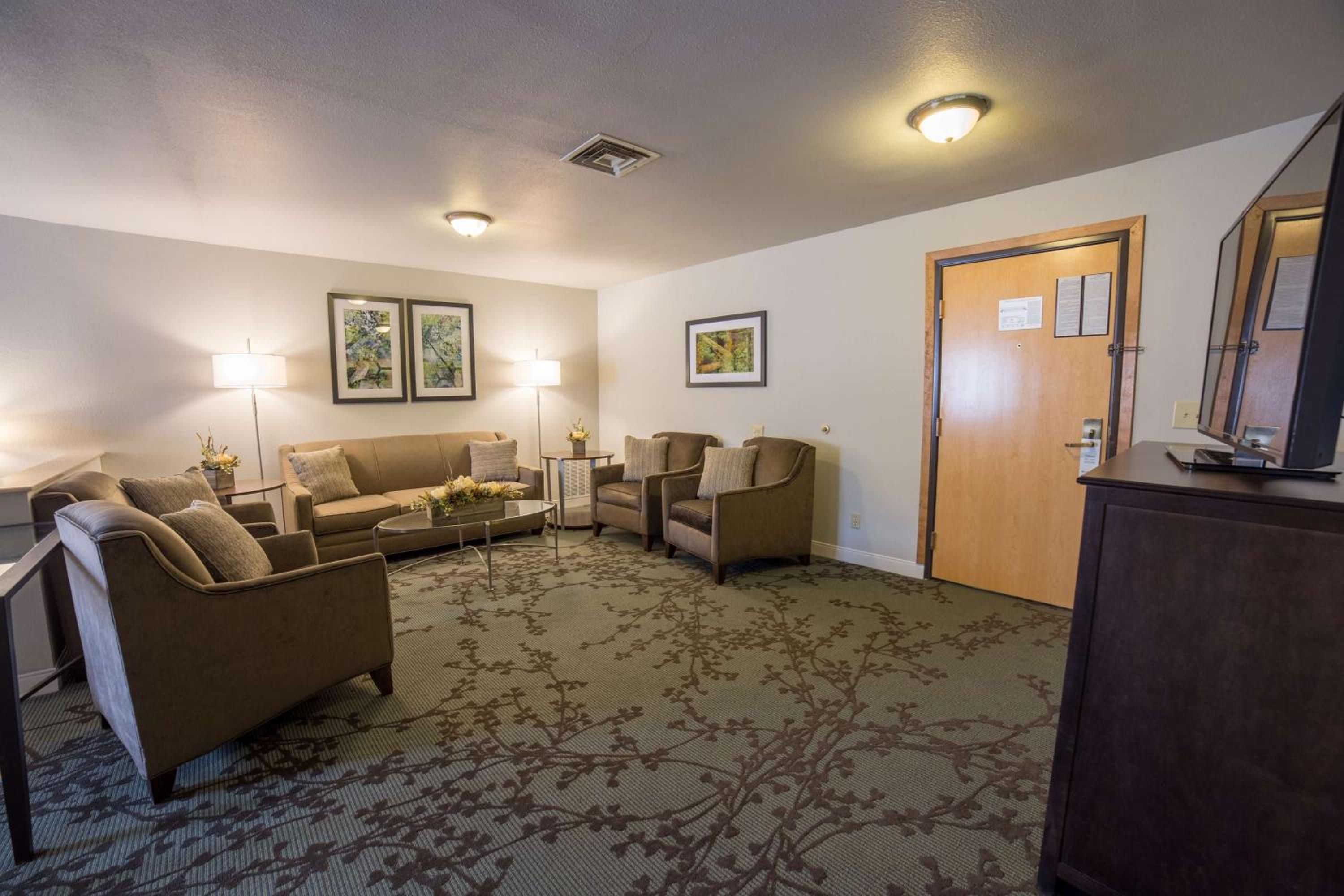Spearfish Vacations - Best Western Black Hills Lodge - Property Image 7
