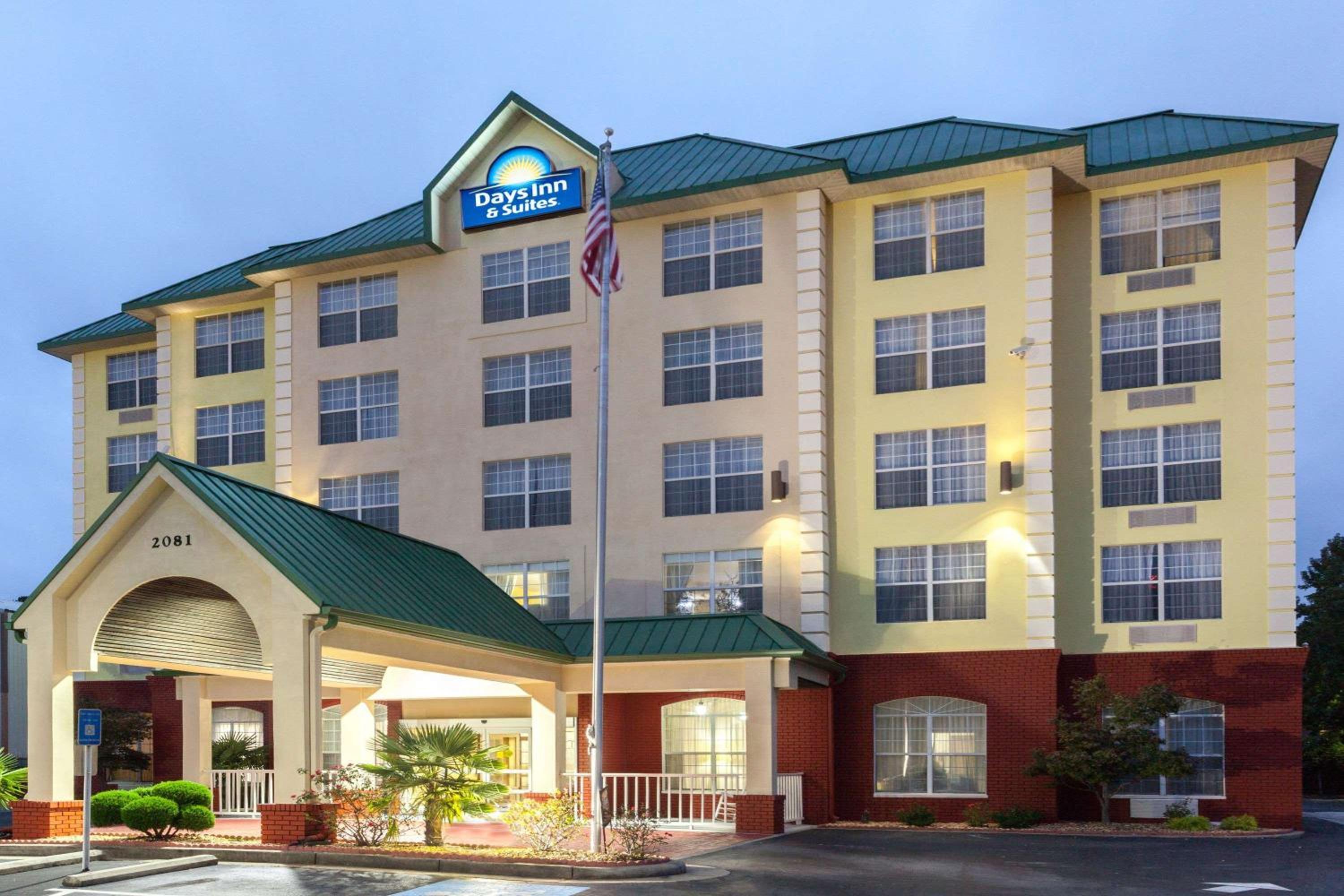 Atlanta Vacations - Days Inn  Suites by Wyndham Tucker/Northlake - Property Image 1