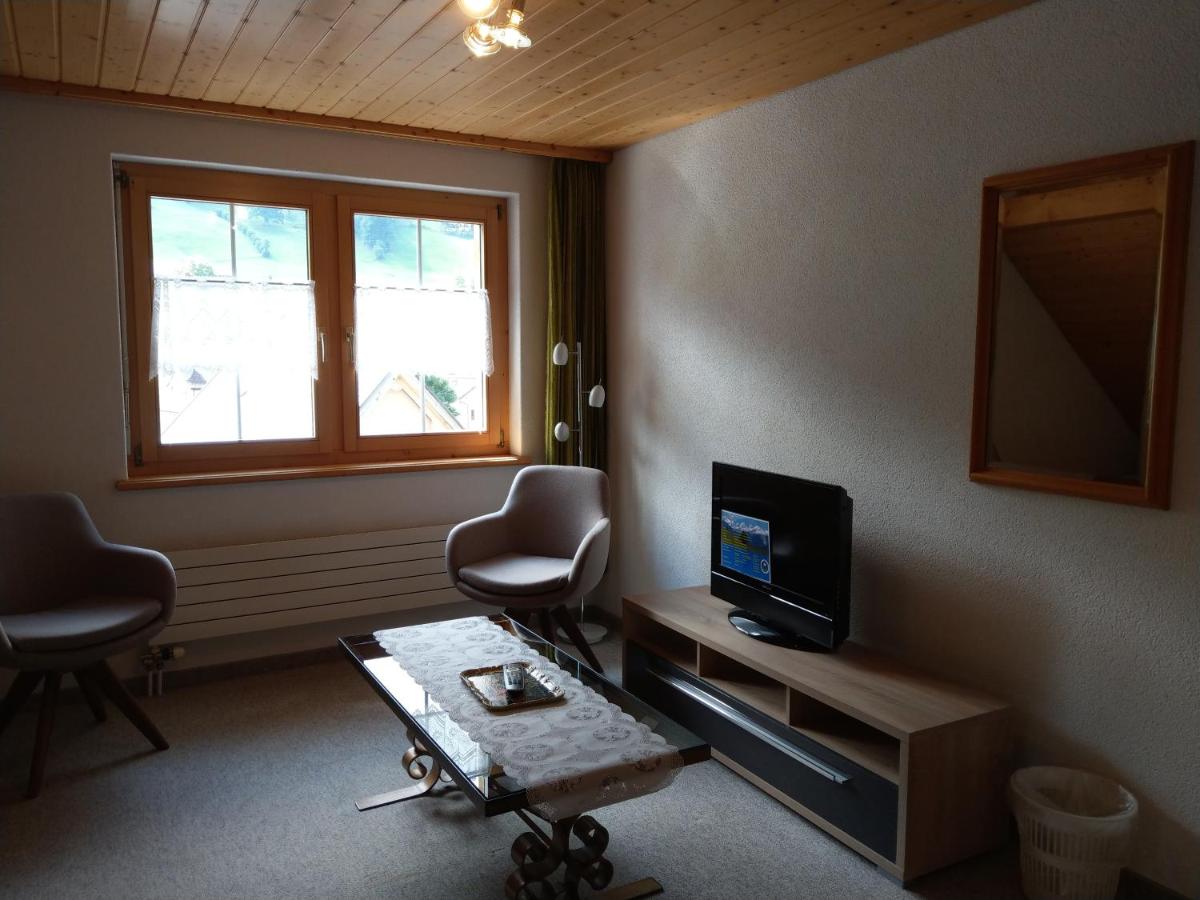 Photo 33