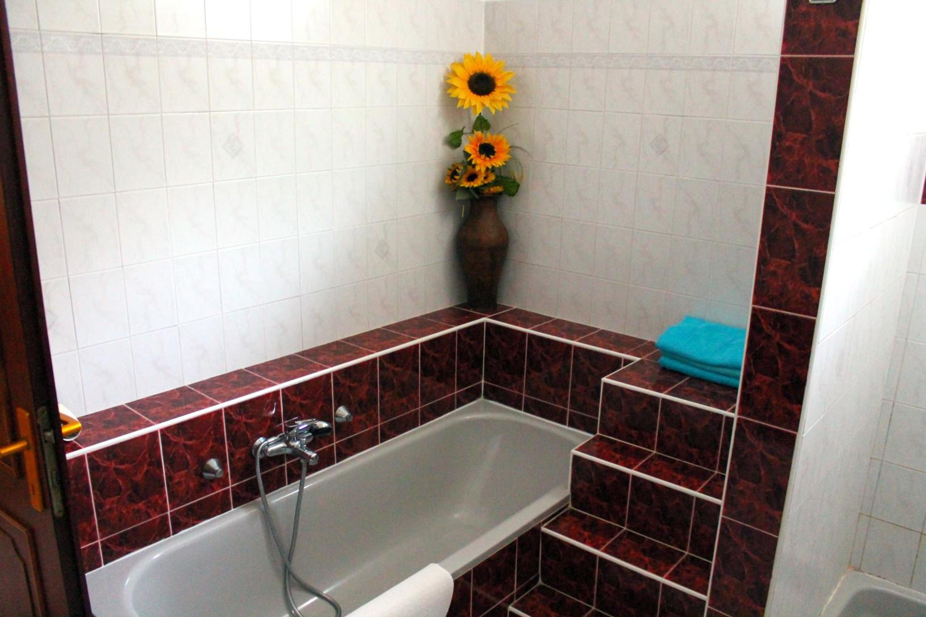 Ibolya Apartmanok view 5
