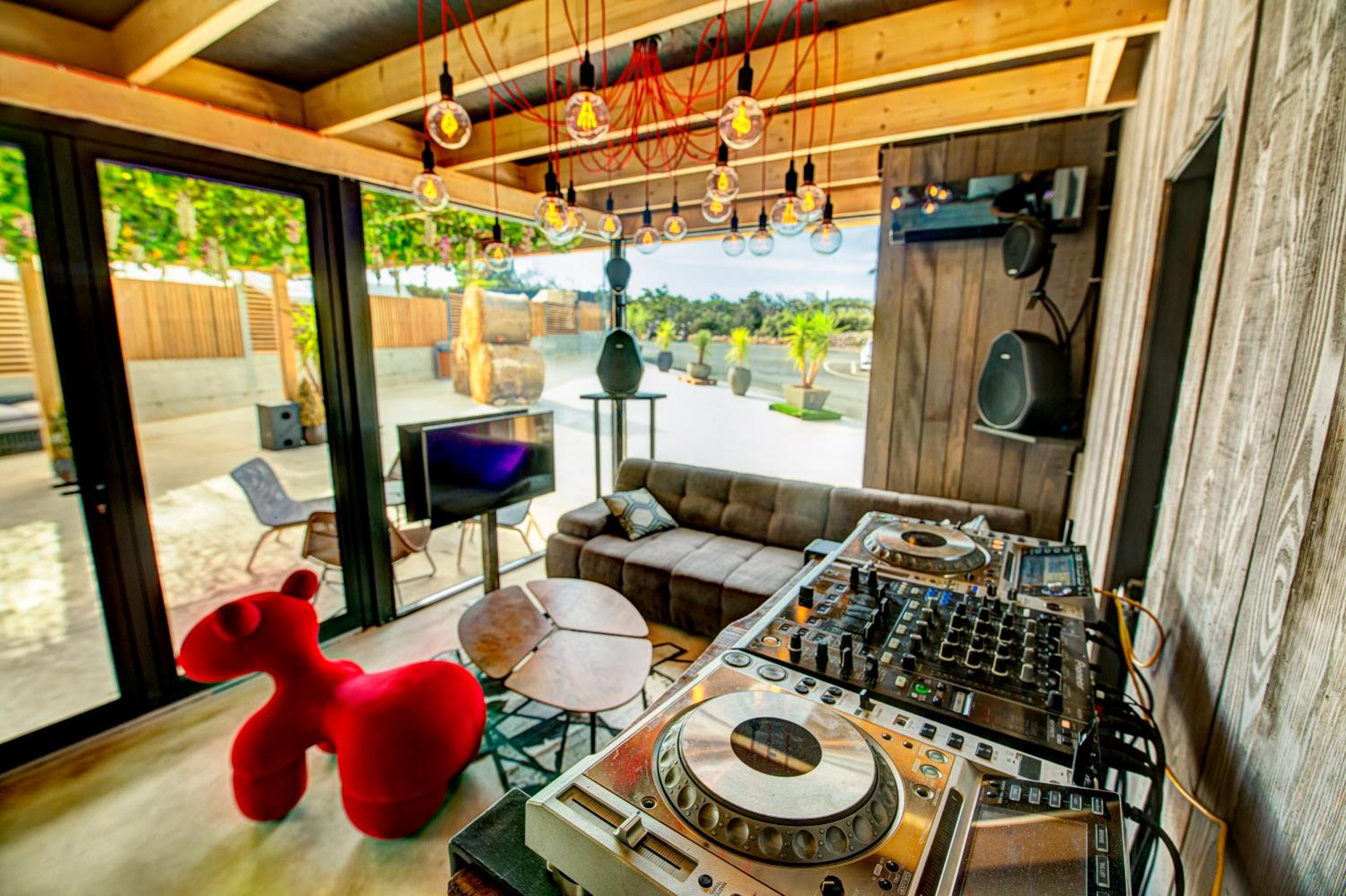 Noa Glamping Resort