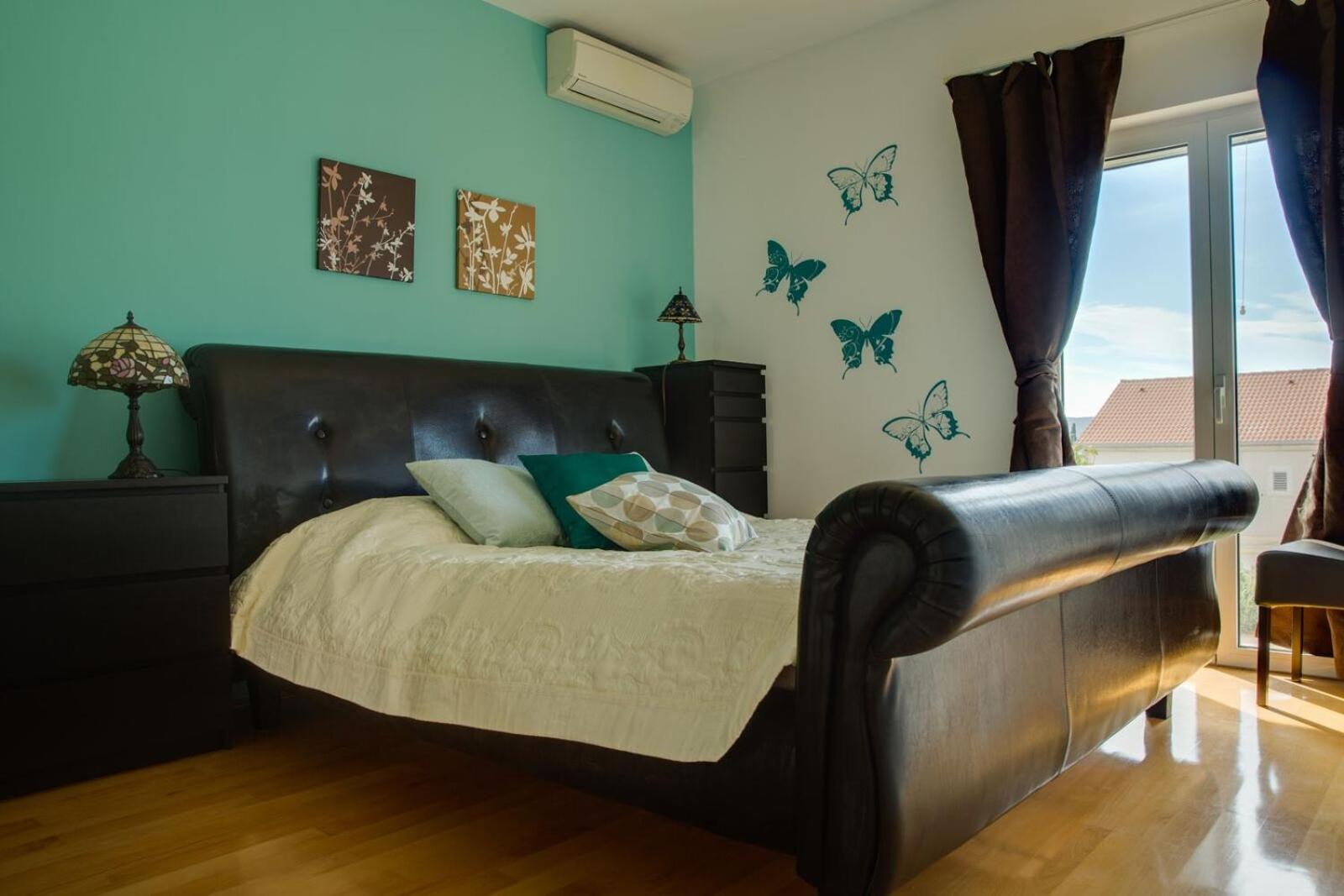 Villa Sunny Garden with private heated pool view 5