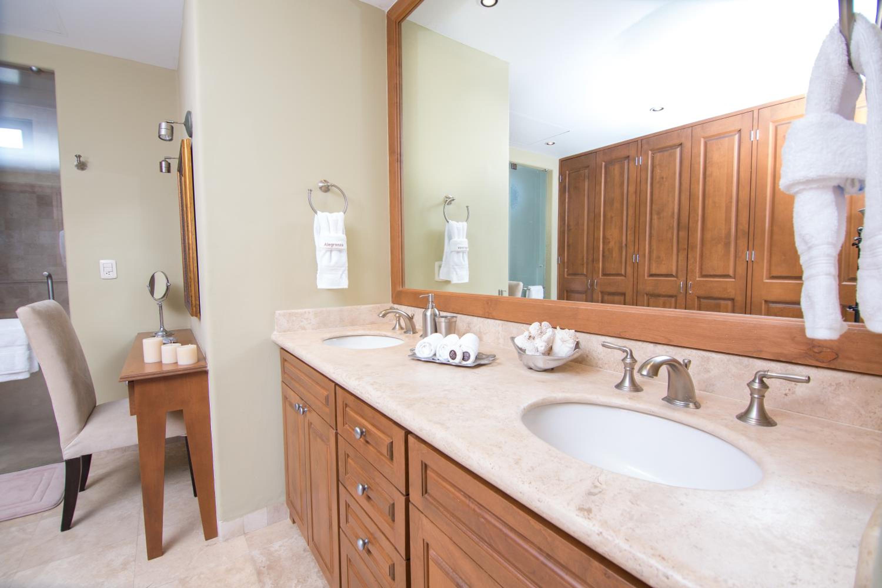 Photo 30 sur 61 de Alegranza Luxury Resort - All Master Suite