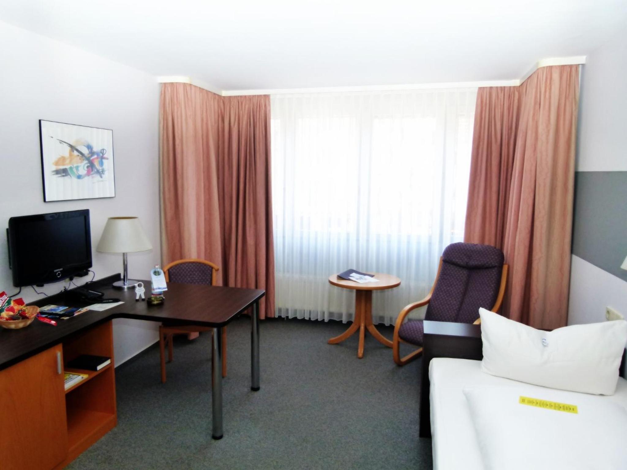 Sindelfingen Vacations - Akzent Hotel Torgauer Hof - Property Image 3