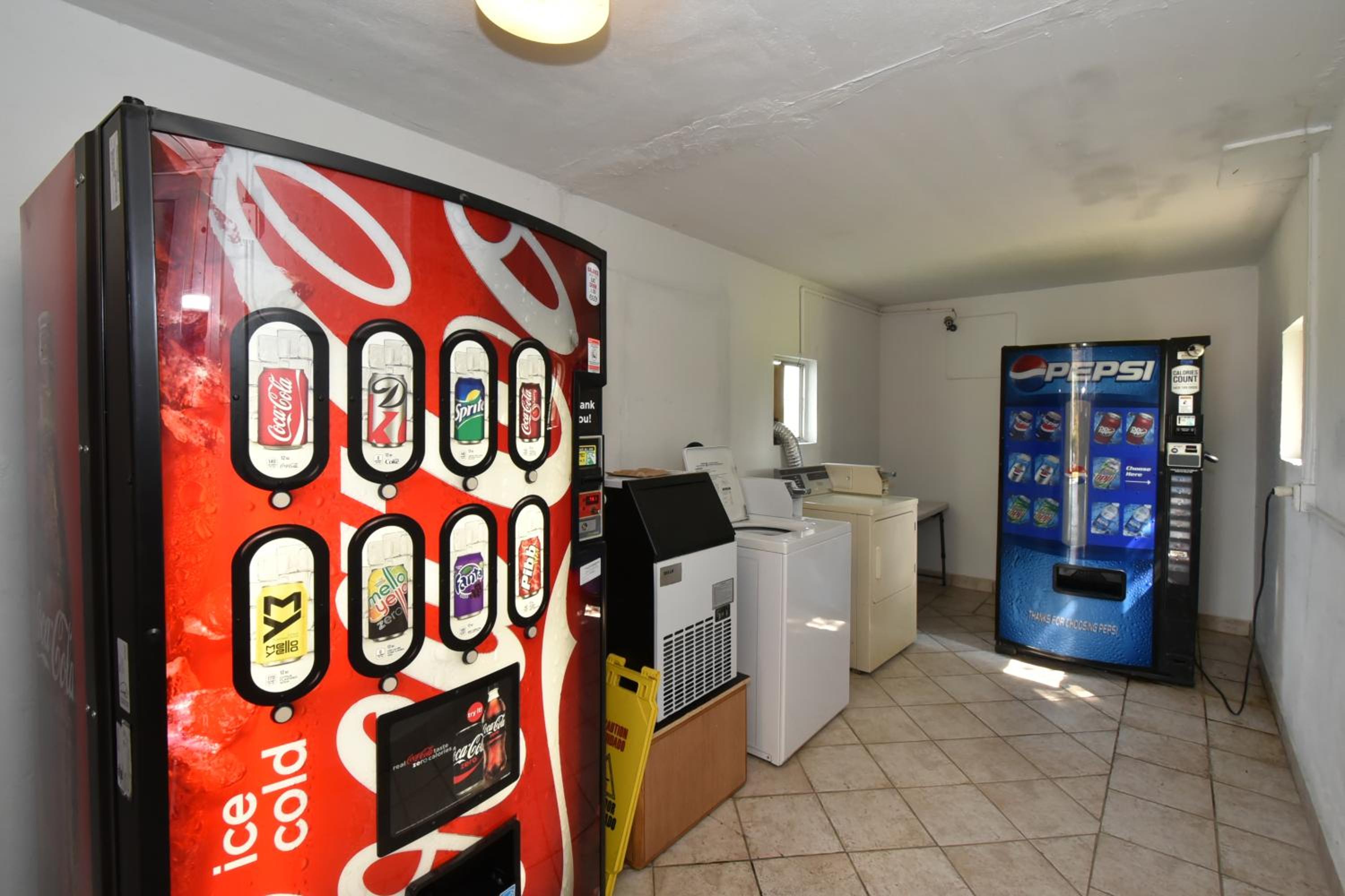 Americas Best Value Inn & Suites Williamstown view 4