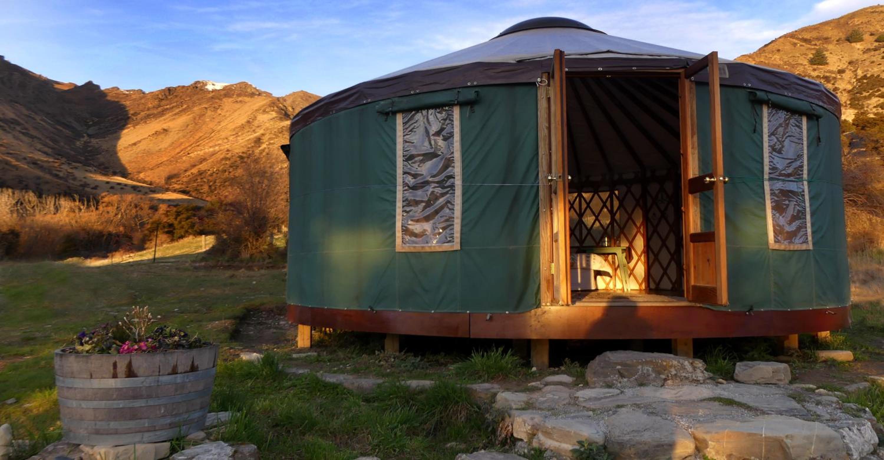 Mountain Yurt, Stunning Views, Near Wanaka view 4