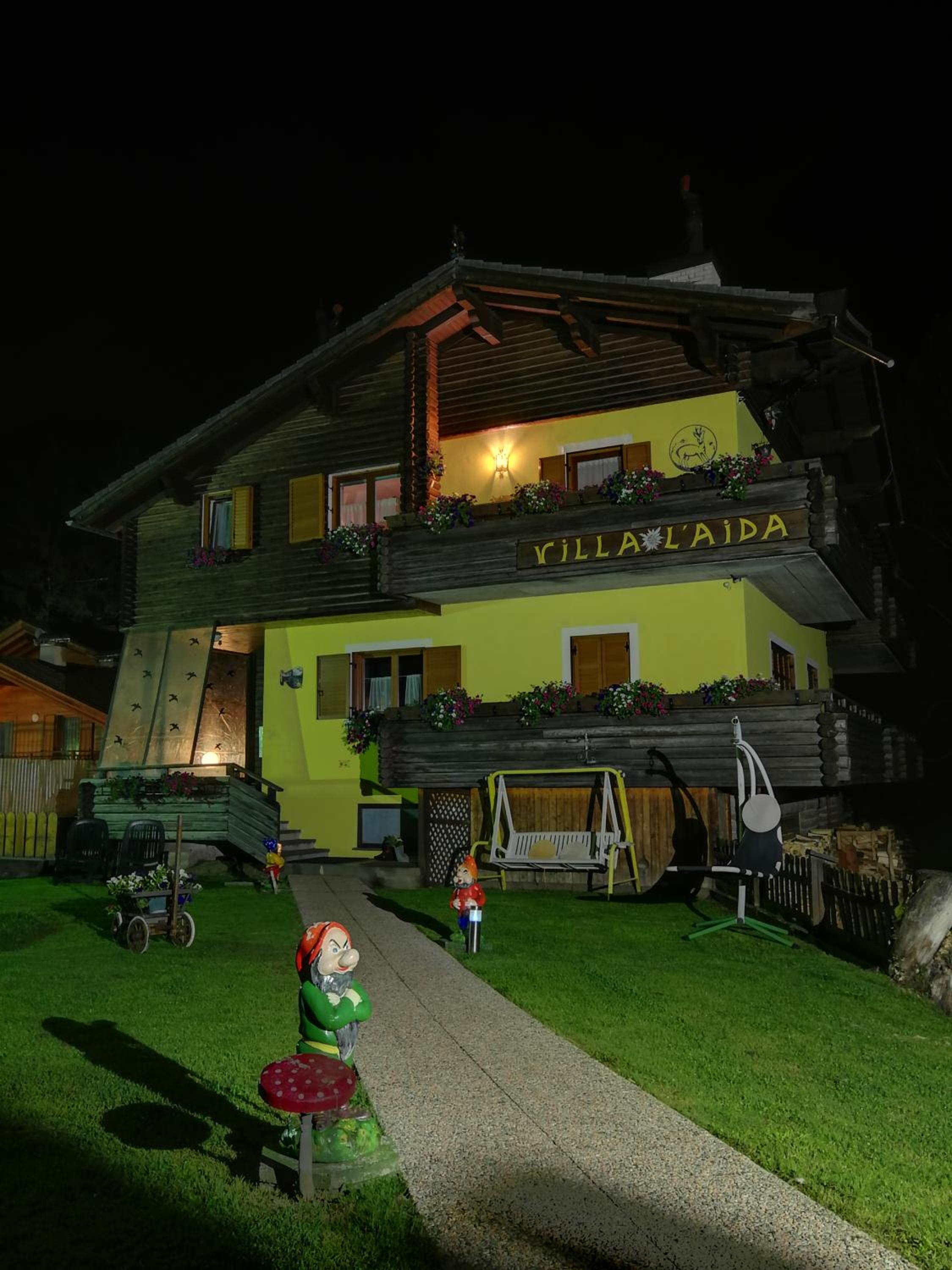Photo 49