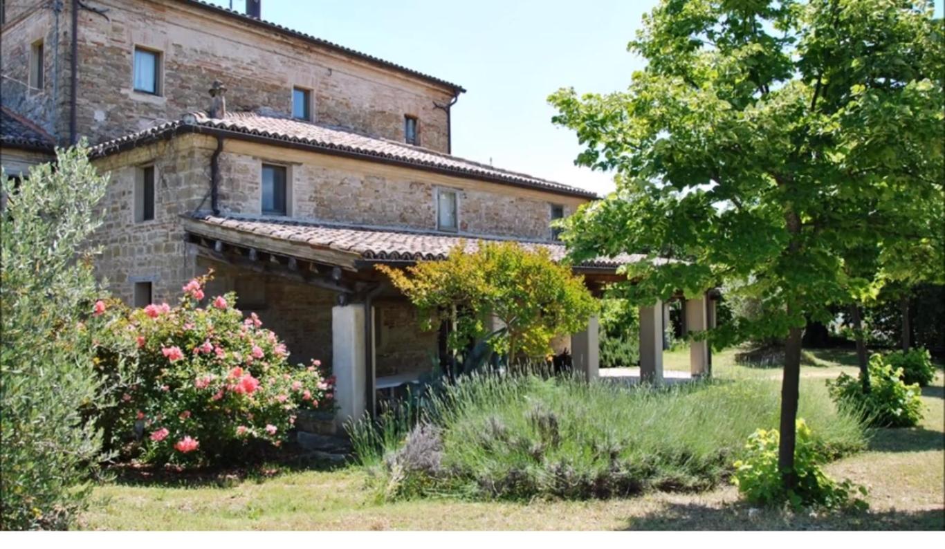 Stone farmhouse in Moie view 3