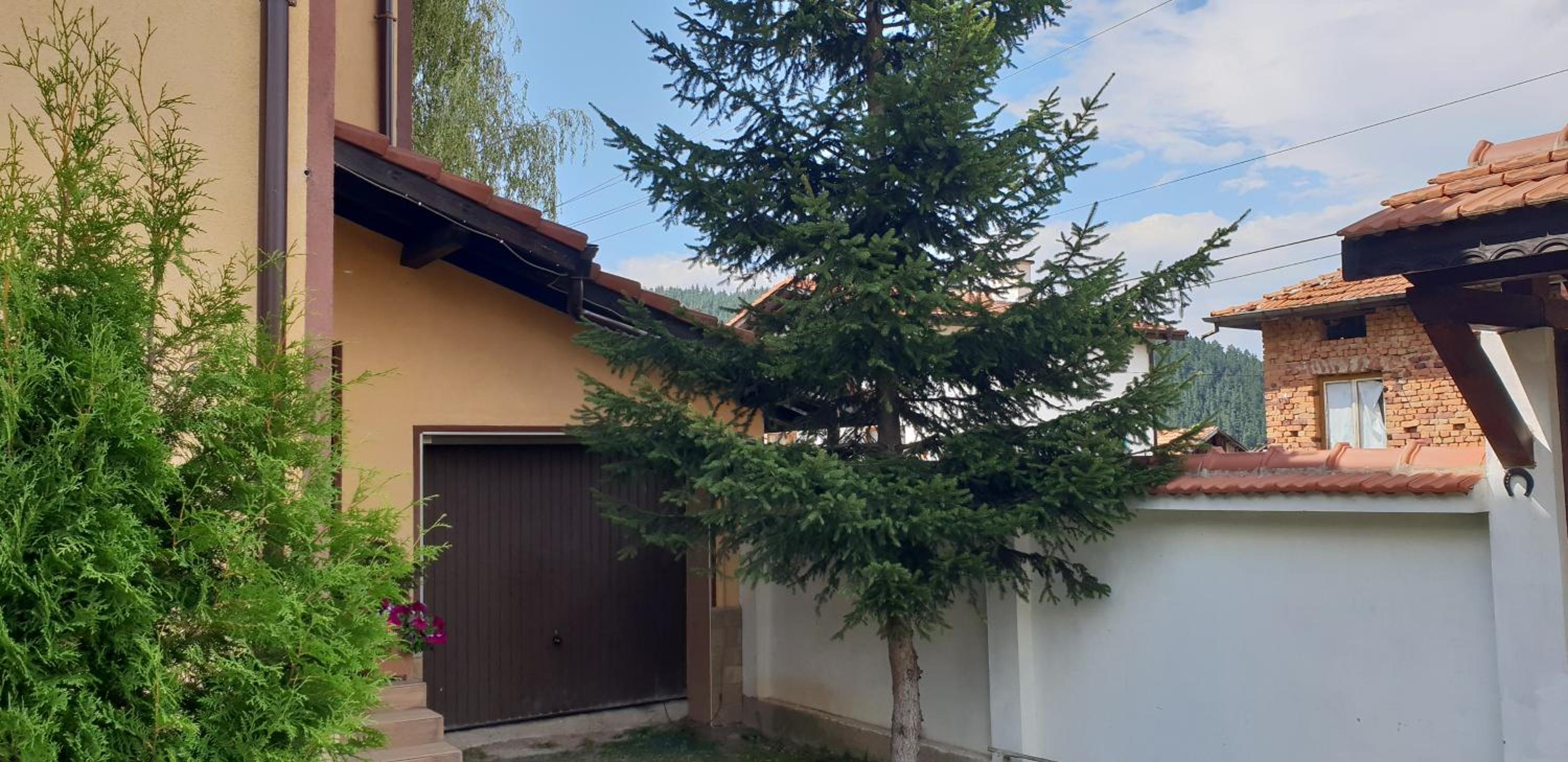 Ashkova House