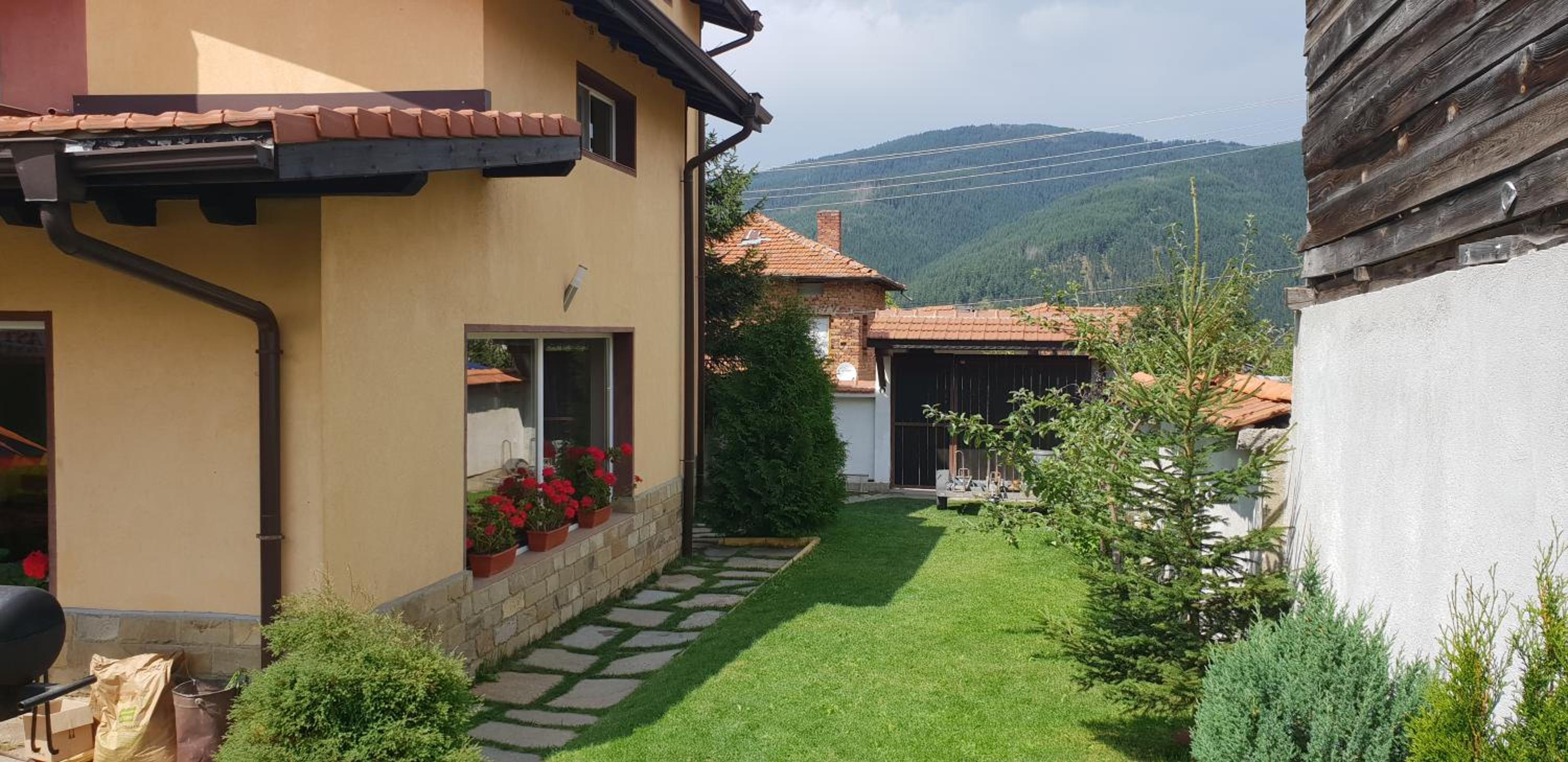 Ashkova House