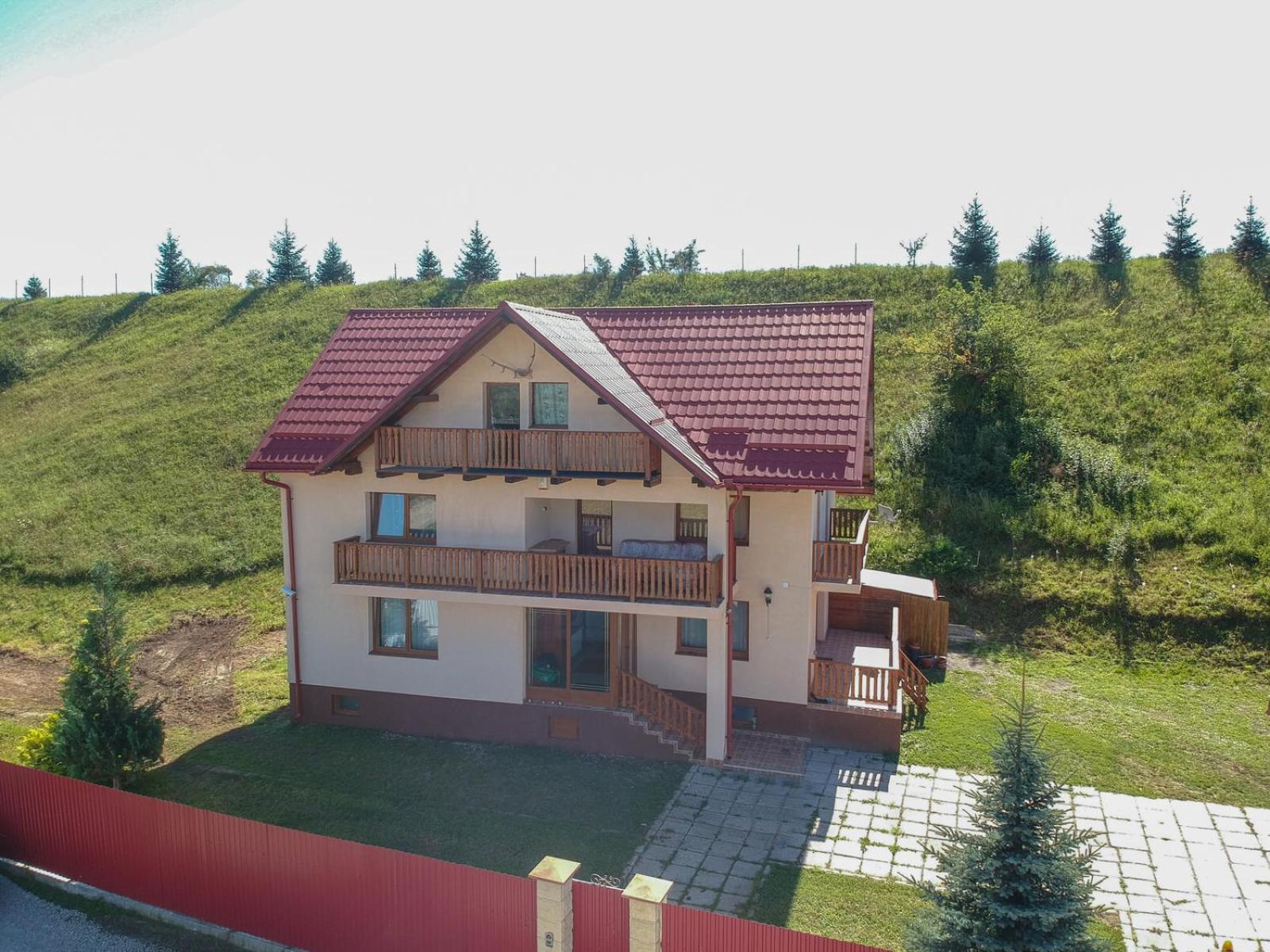 Casa Din Gradina Lui Ioan view 2