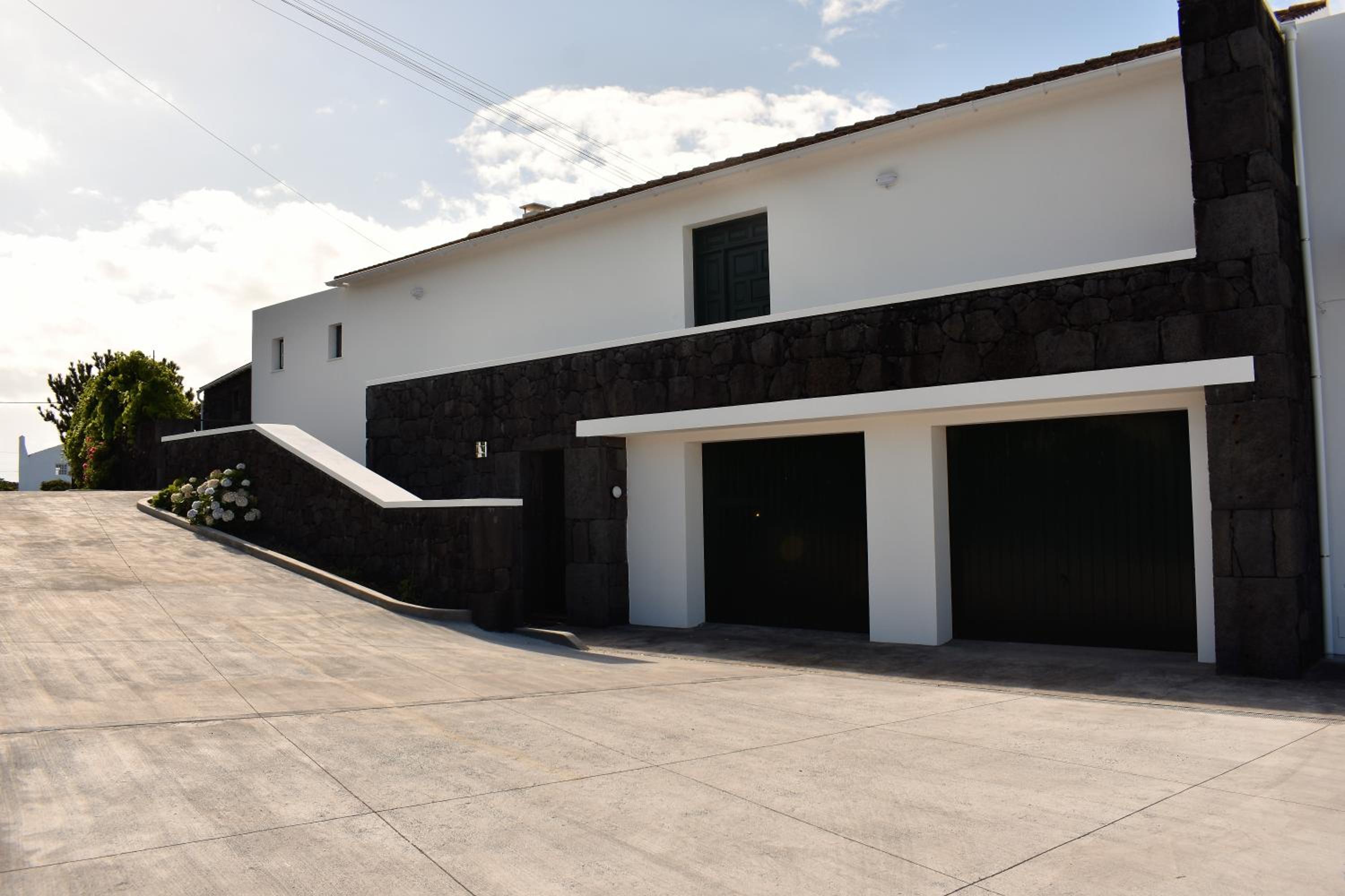 Casa das Ondas view 2