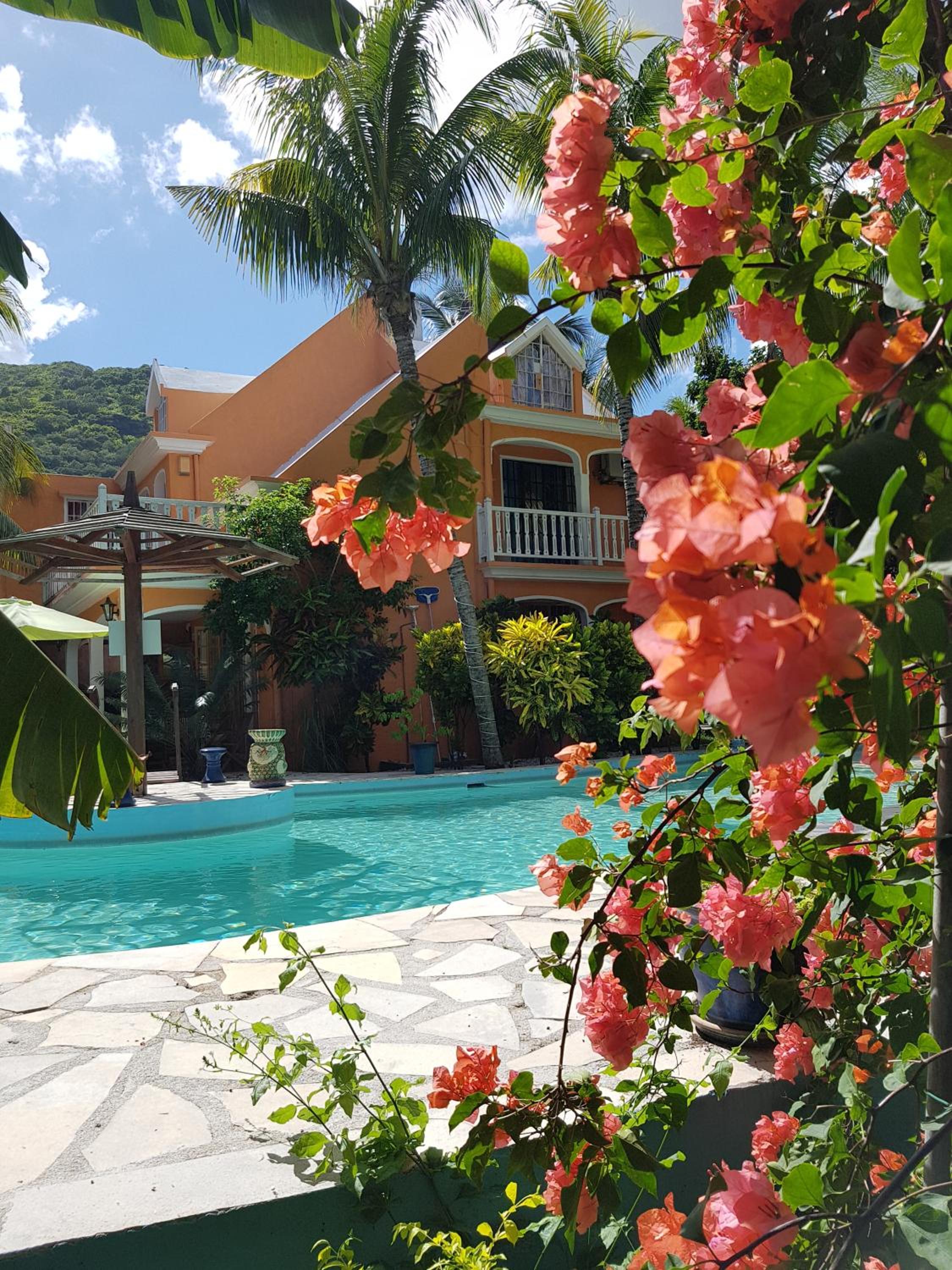 Villa Tourelle of Paradise with Private Heated Pool may-Aug
