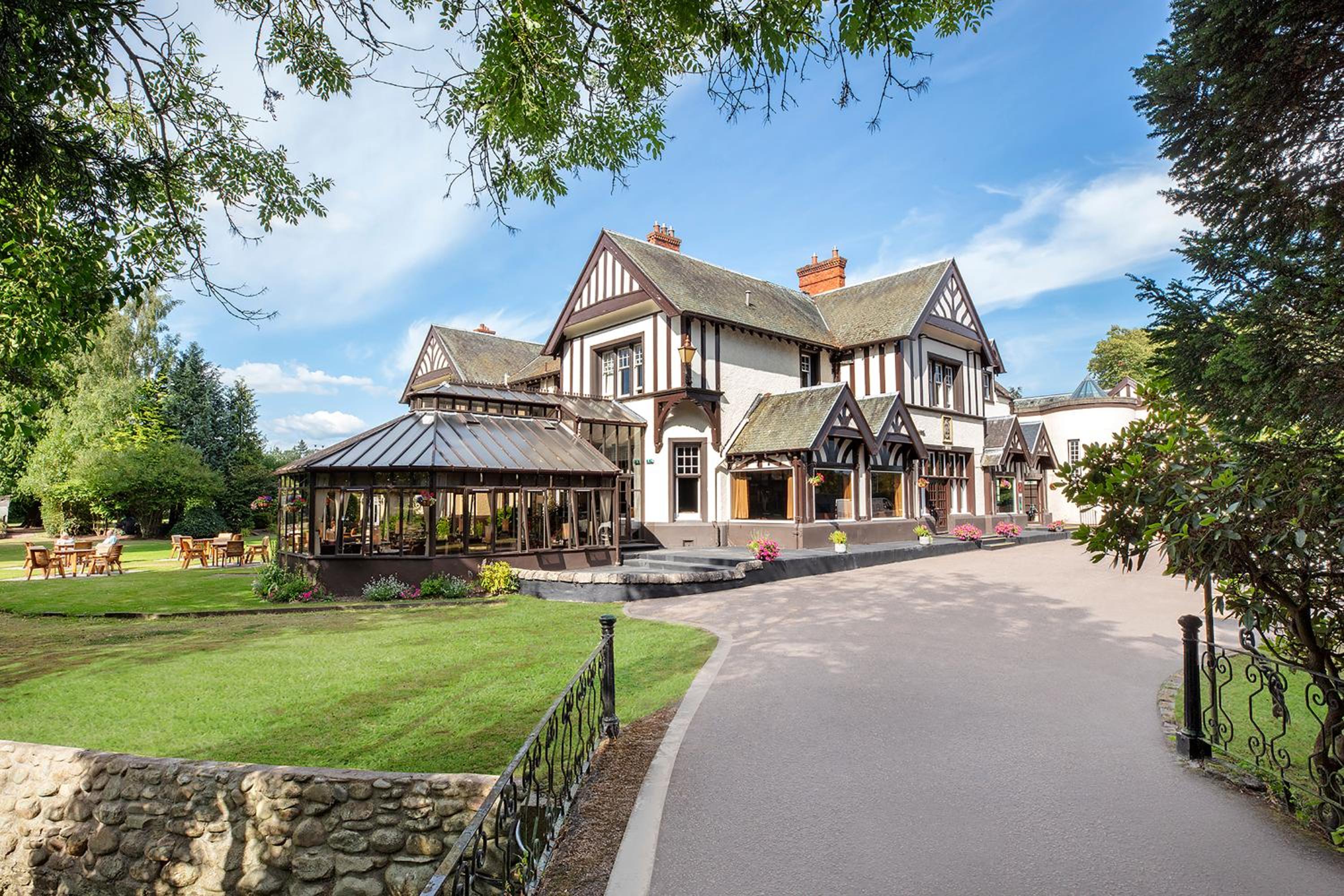 Hotel Leonardo Boutique Huntingtower Perth - Image 1