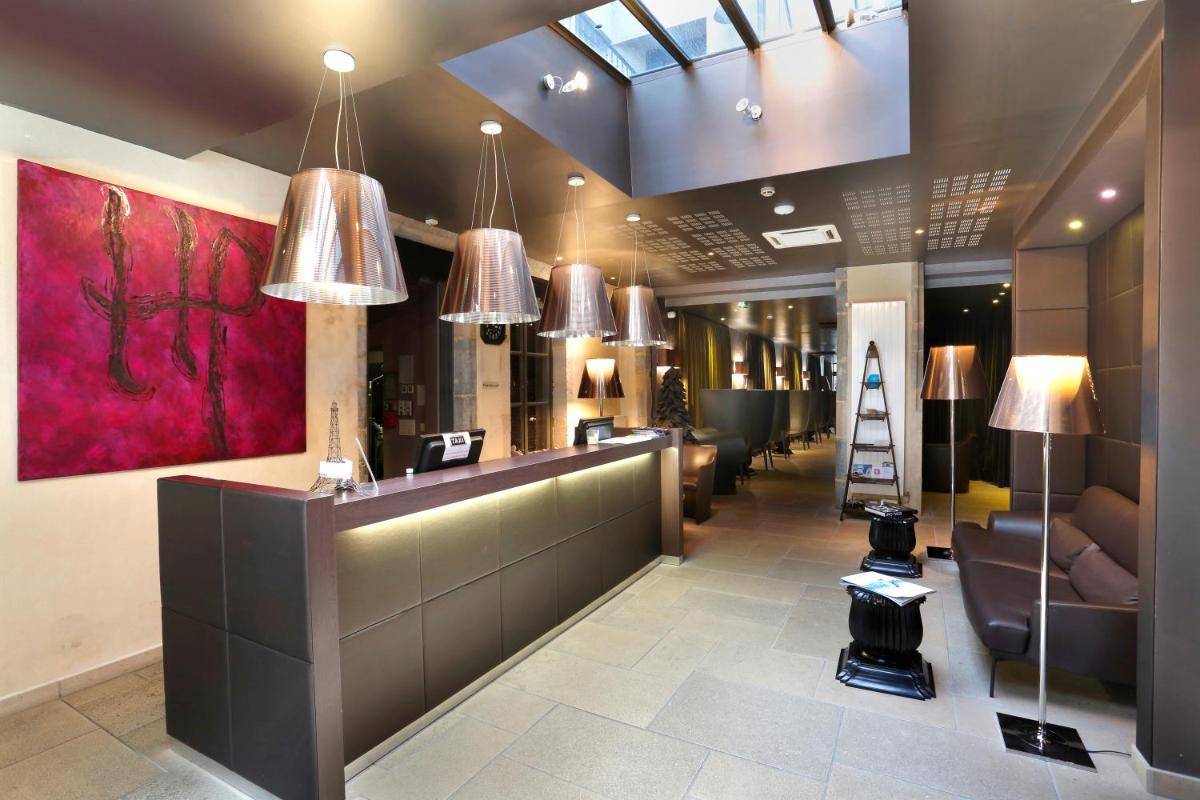 hotel reception