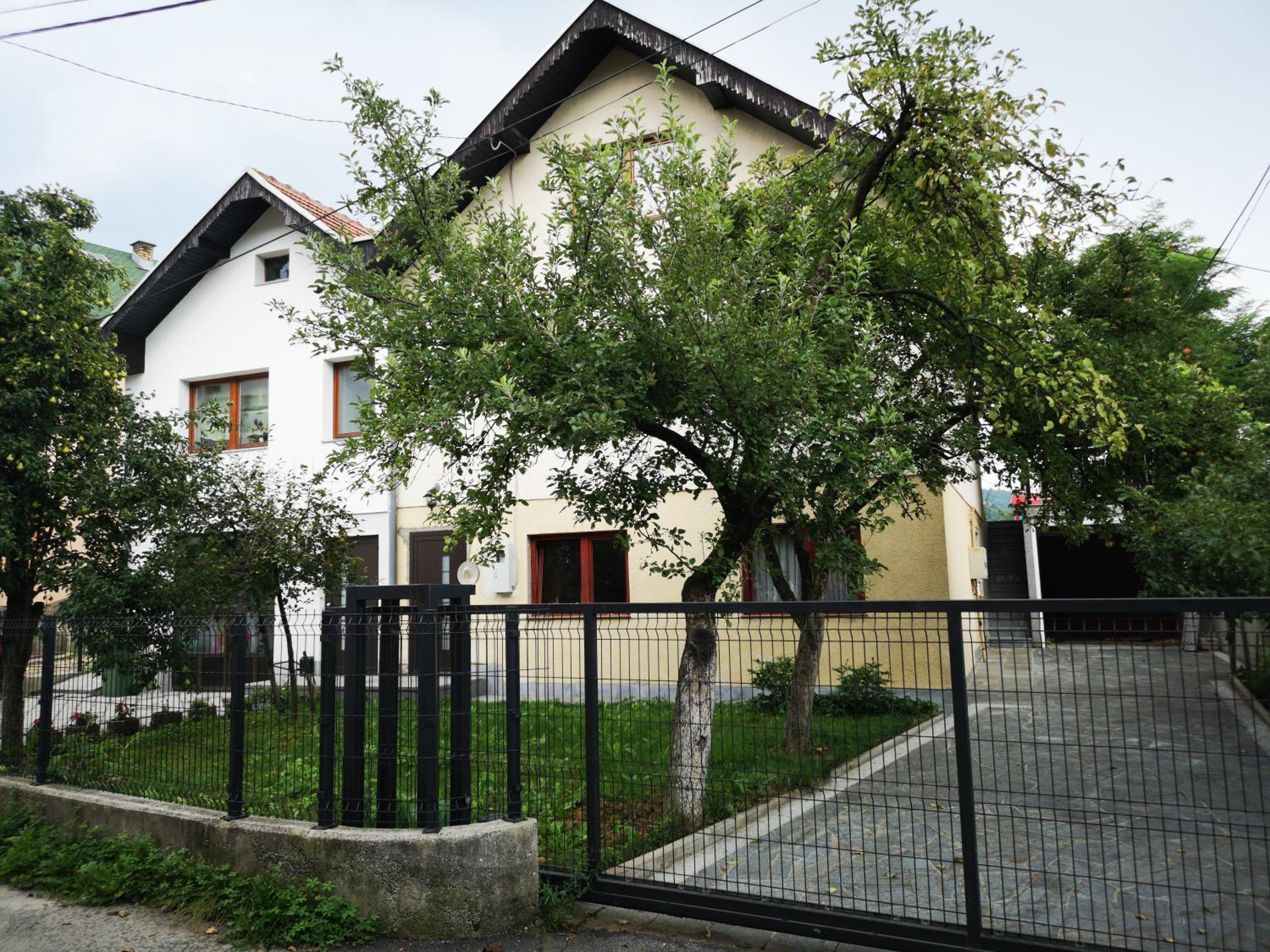 Family apartment with garden