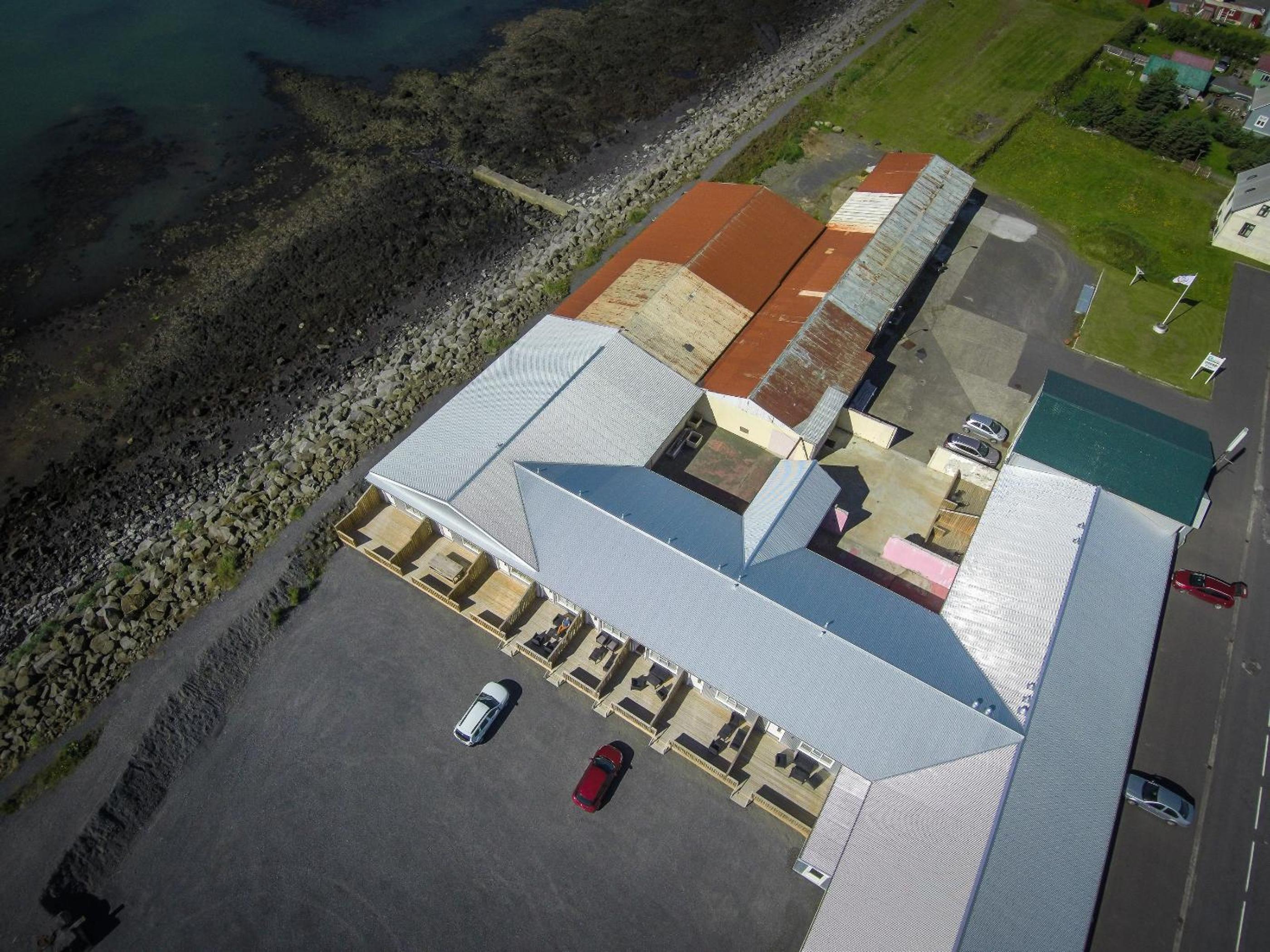Bakki Apartments & Hostel