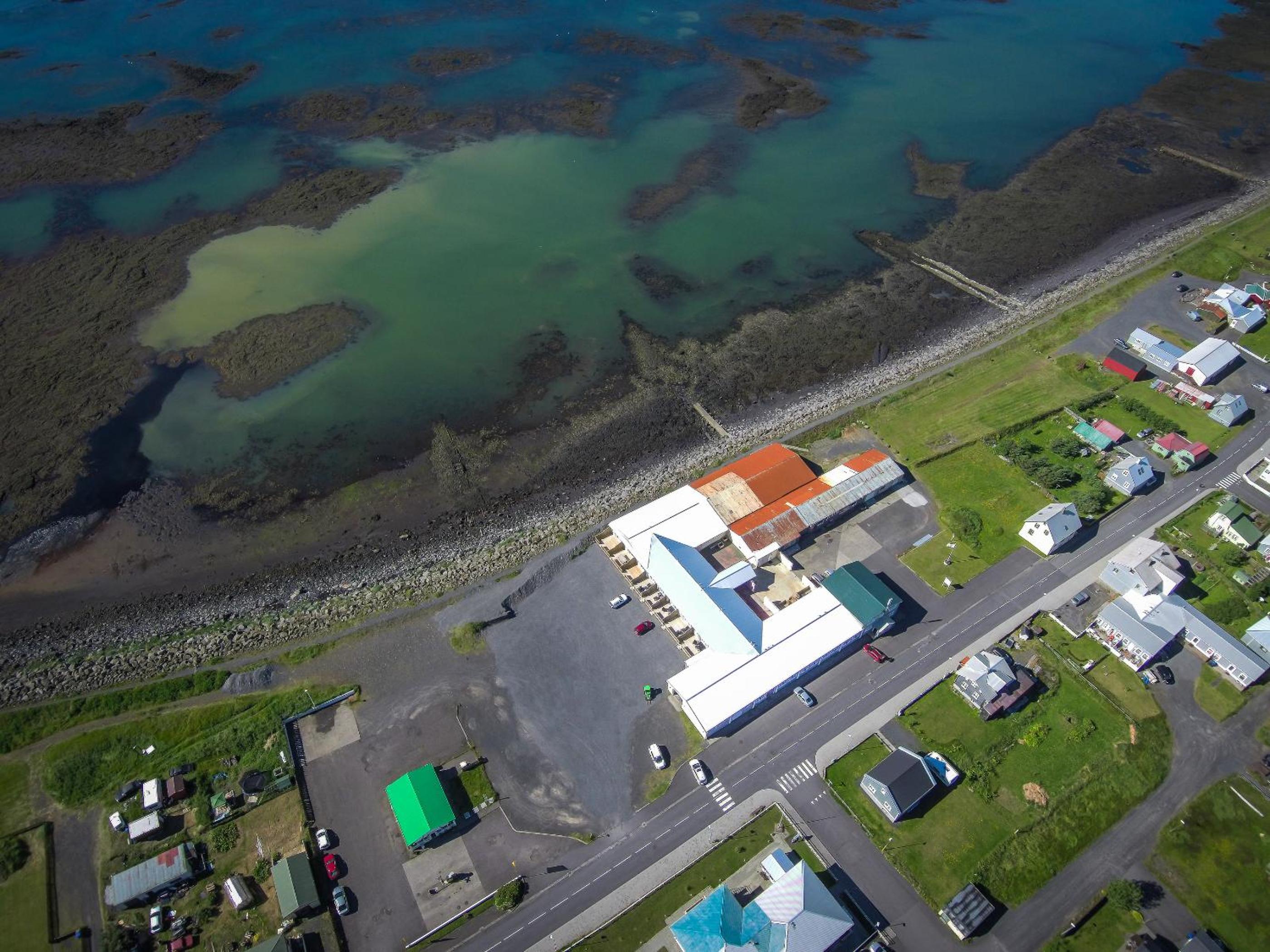 Bakki Apartments & Hostel