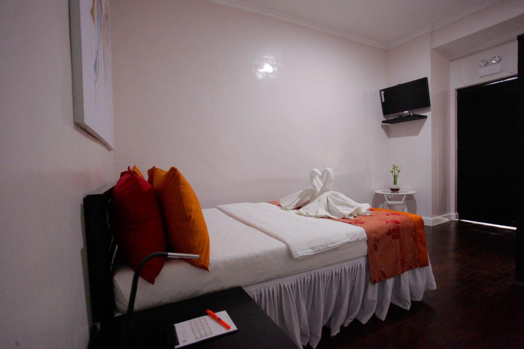 HalfWay House Hostel Mactan Cebu Airport