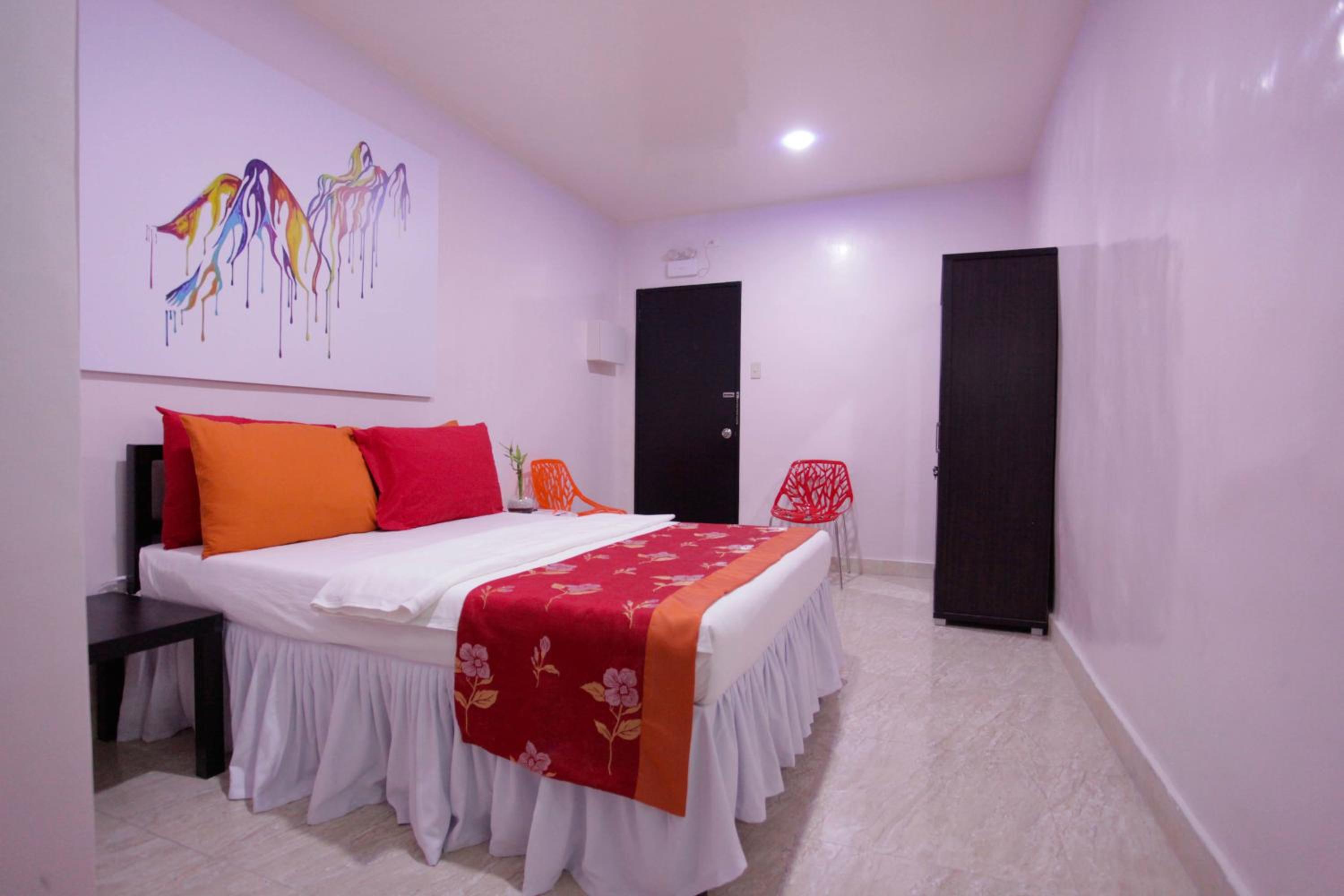 HalfWay House Hostel Mactan Cebu Airport