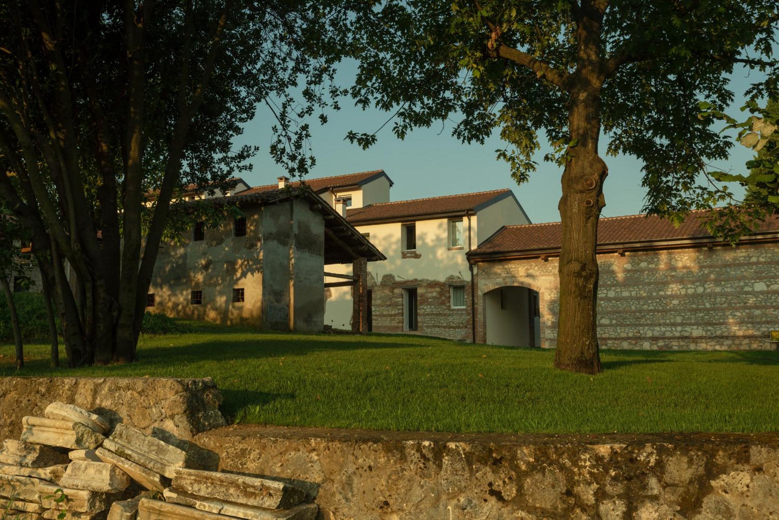 Photo 43