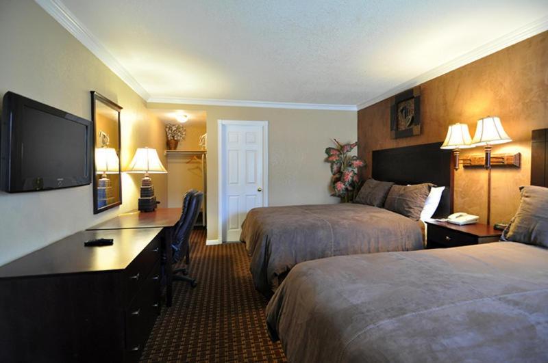 Santa Clarita Motel - Near six Flags Magic Mountain - Valencia - Property Image 4
