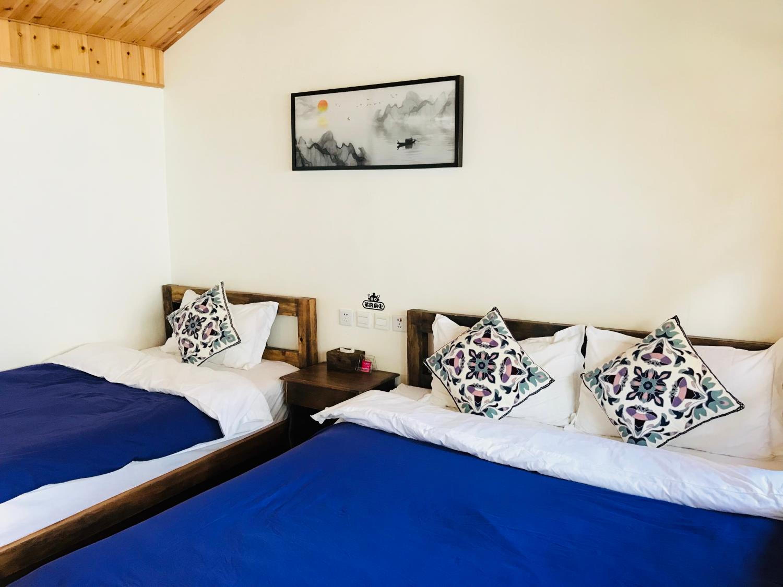 Tourist Courtyard Hotel