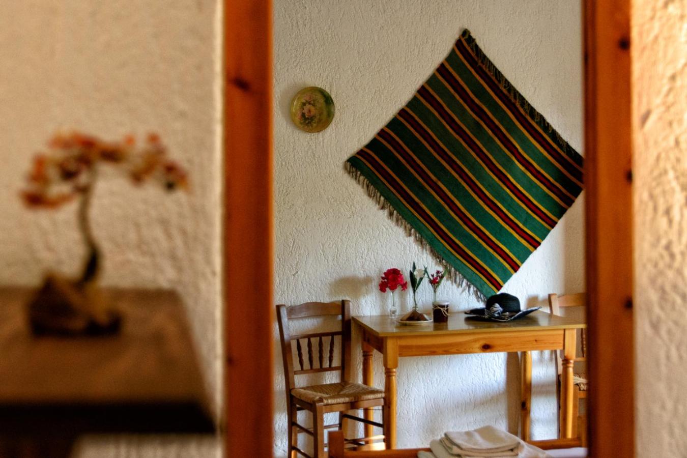 Spiros Rooms