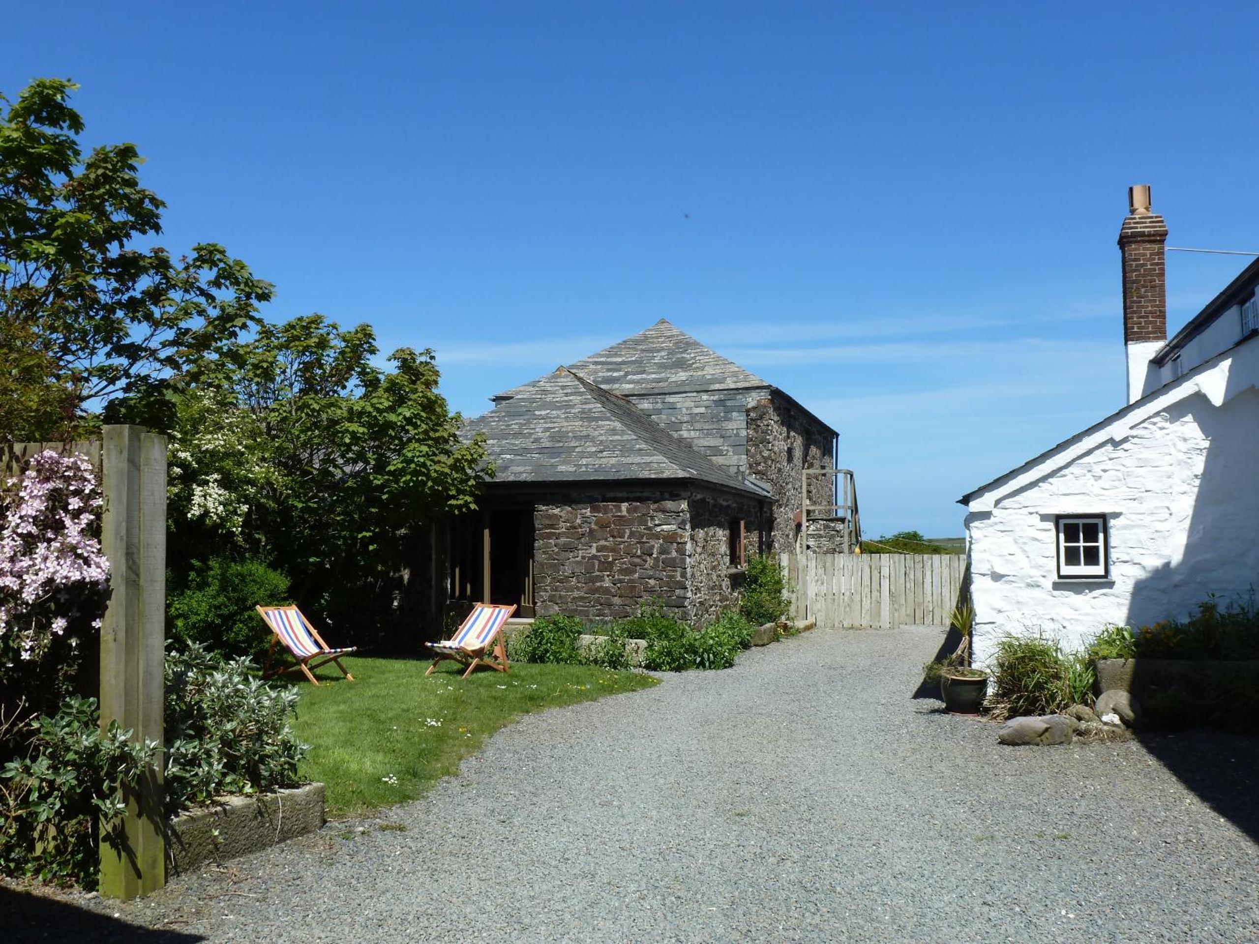 Lower Tresmorn Farmhouse
