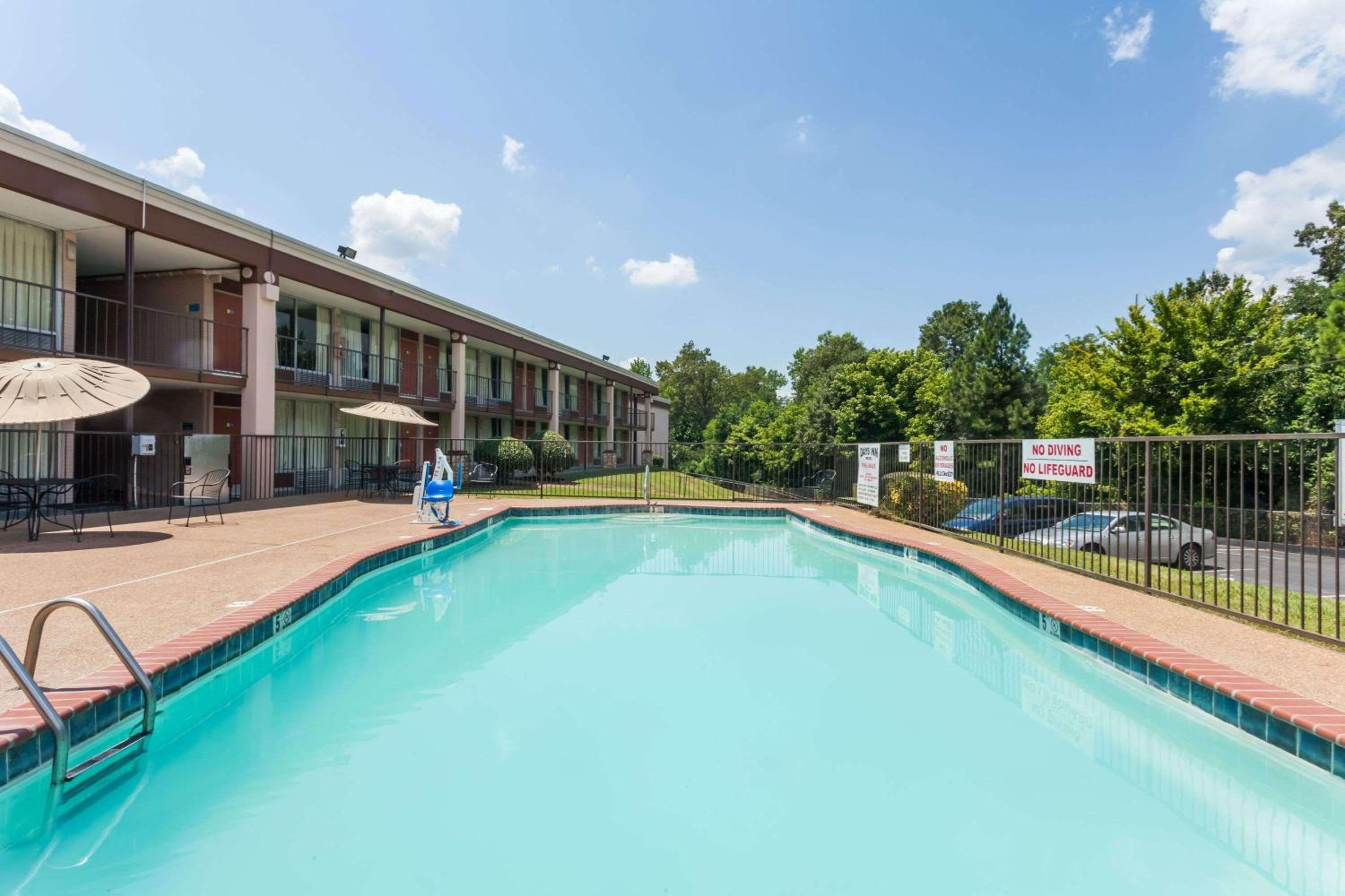 Days Inn by Wyndham Jackson view 4
