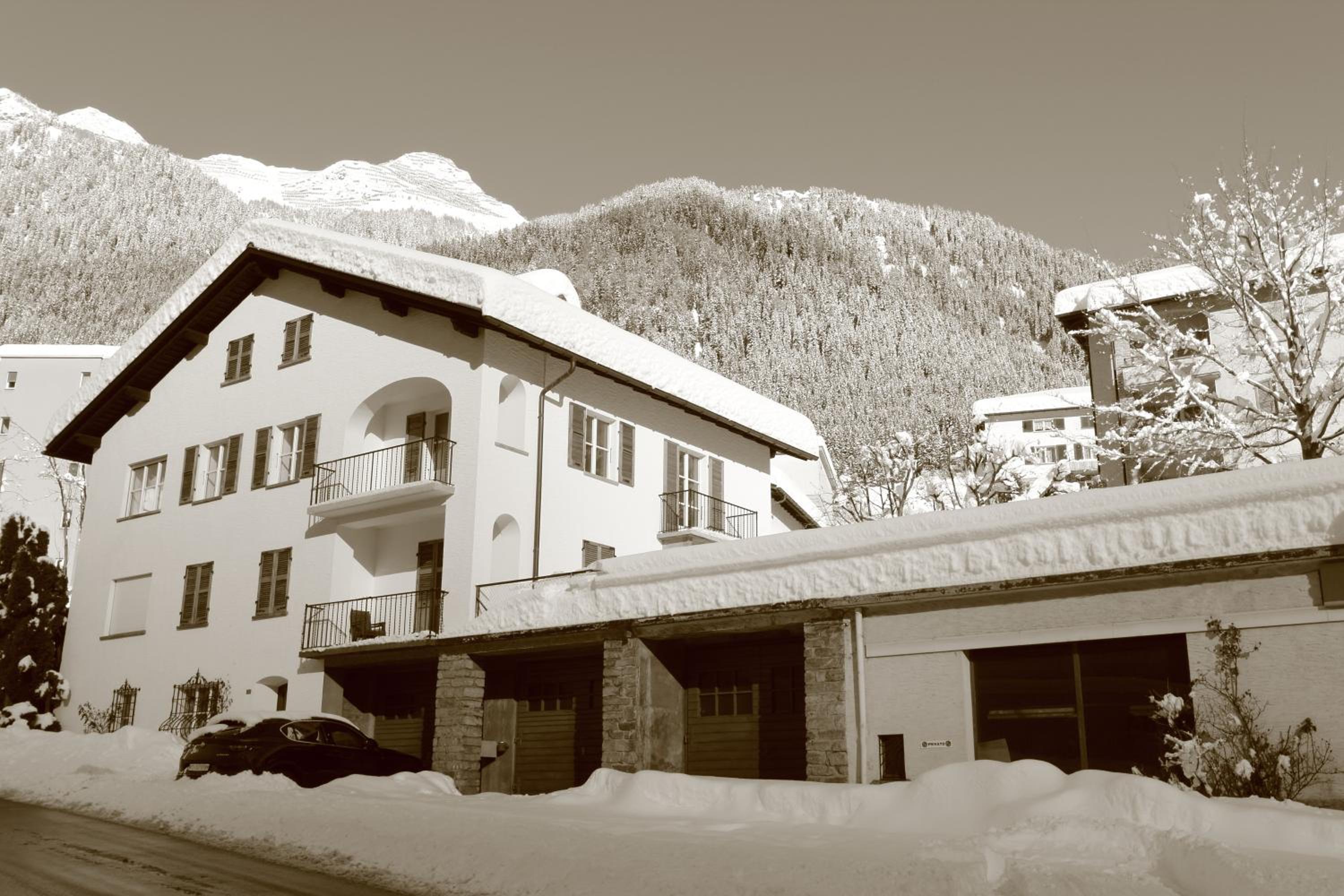 Photo 12