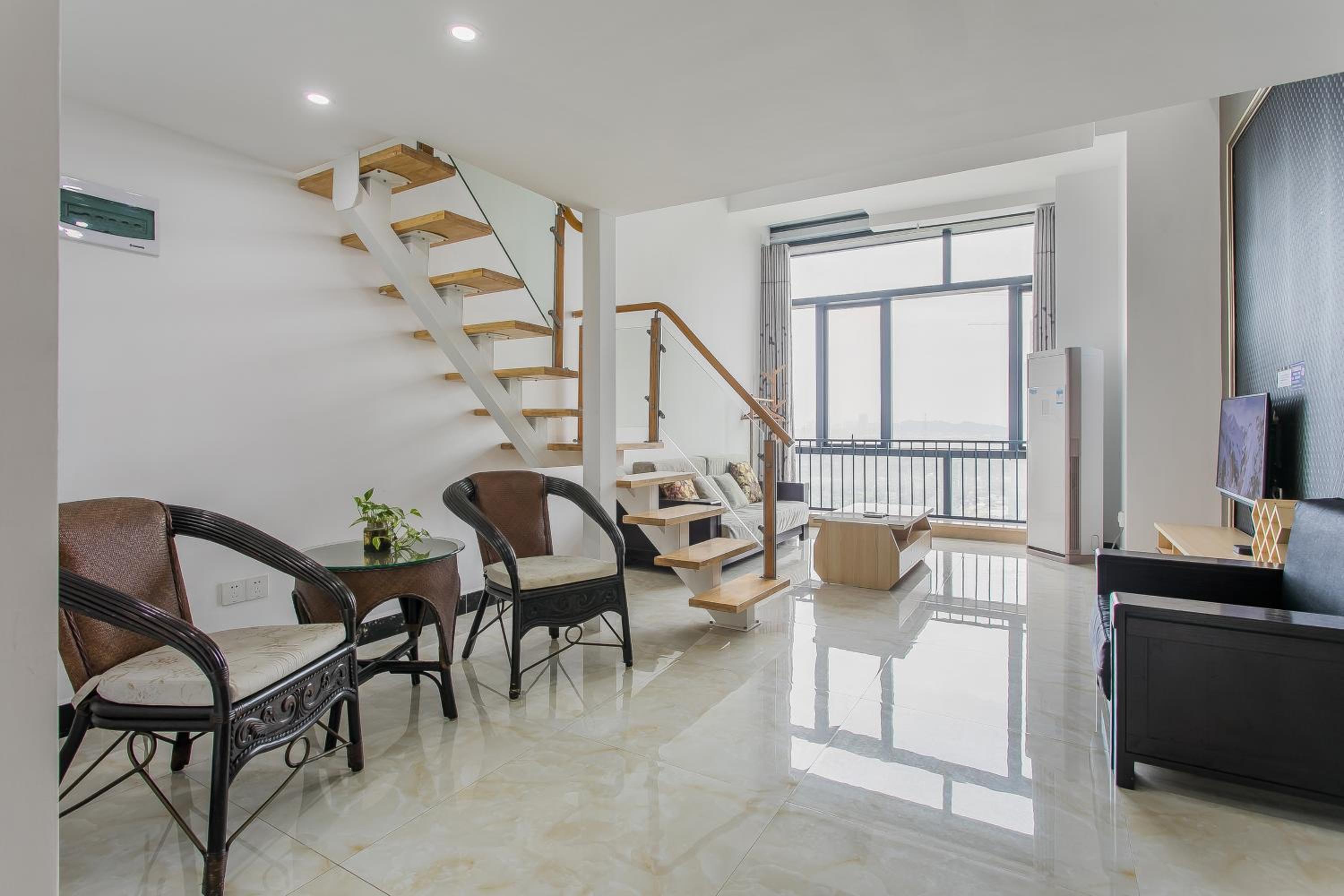 April Fair Duplex Apartment Guangzhou South Railway Station Ao Yuan Yue Shi Dai Branch