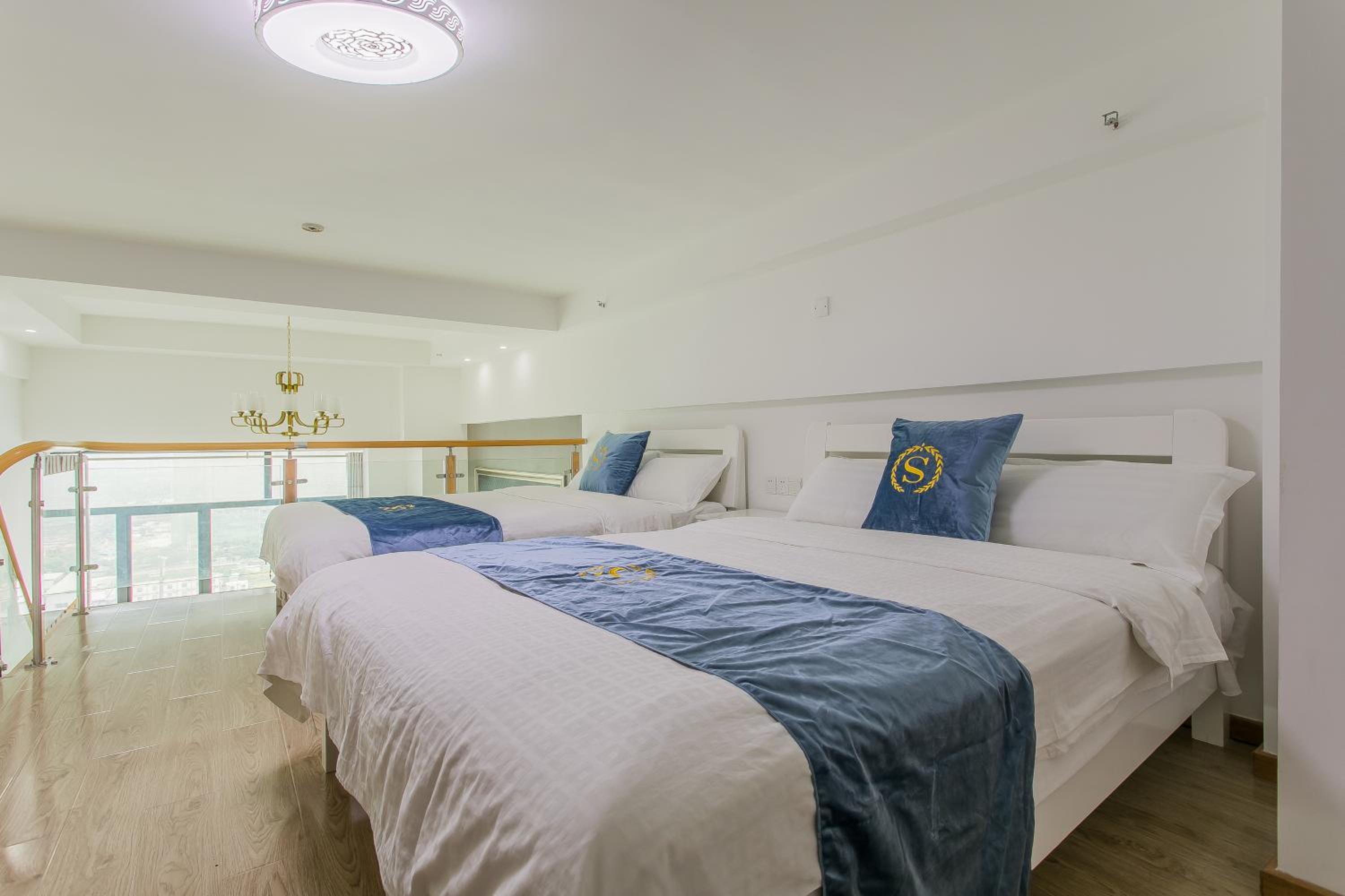 April Fair Duplex Apartment Guangzhou South Railway Station Ao Yuan Yue Shi Dai Branch