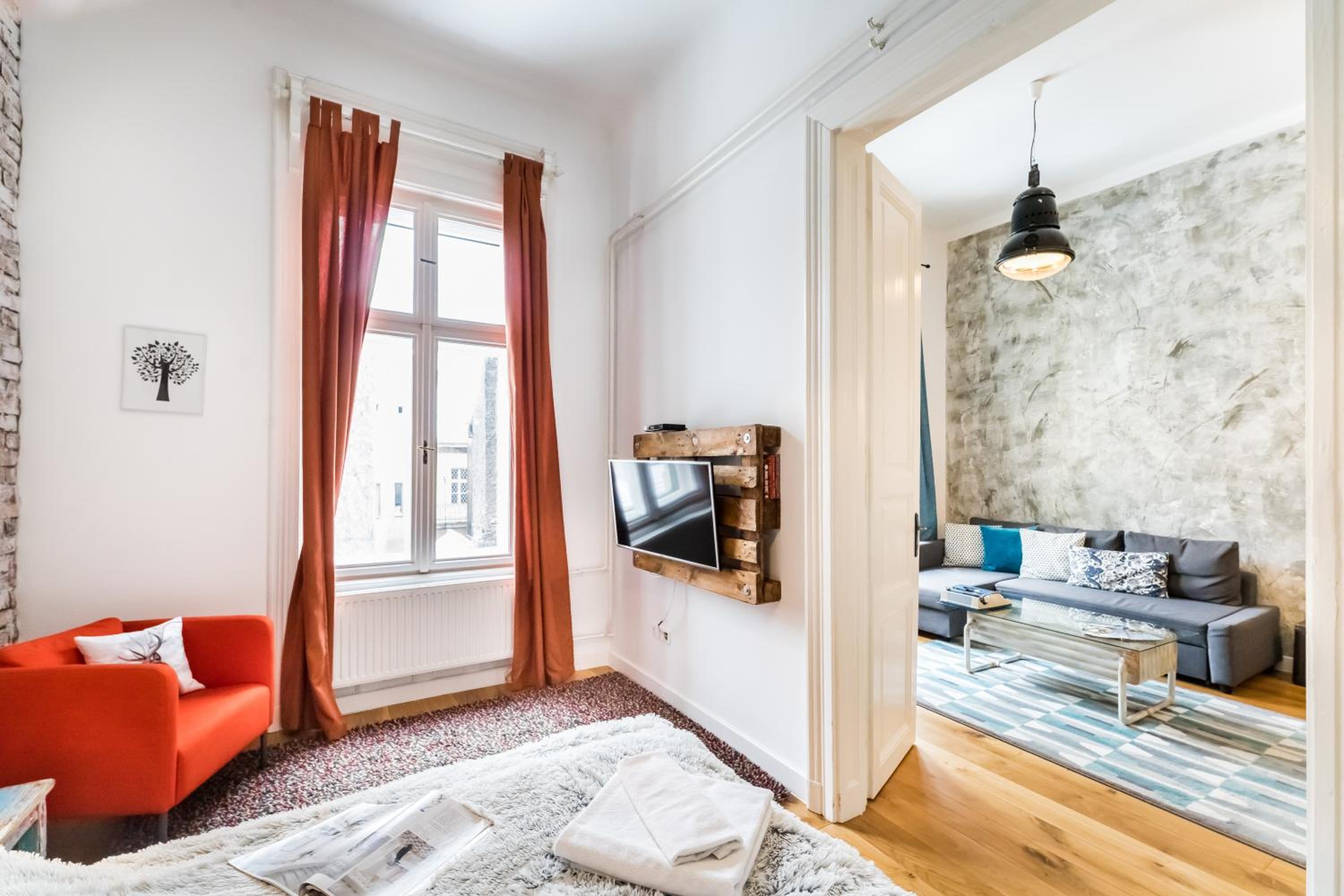 Hip loft style home near Vaci street view 5