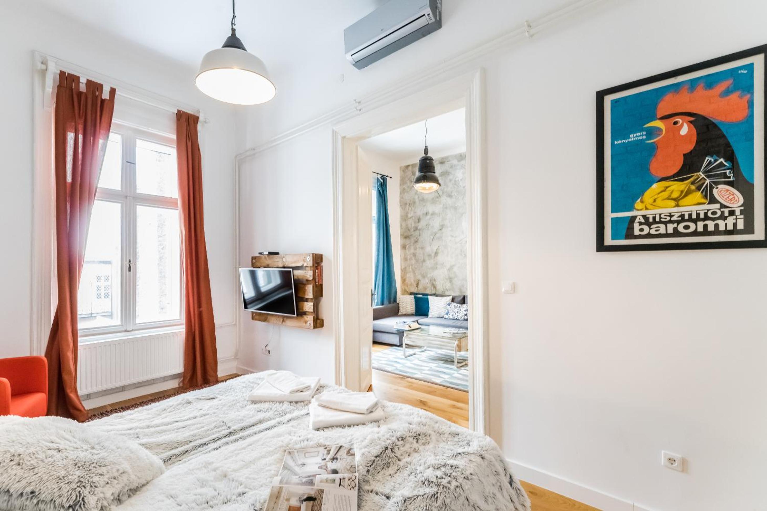 Hip loft style home near Vaci street view 4