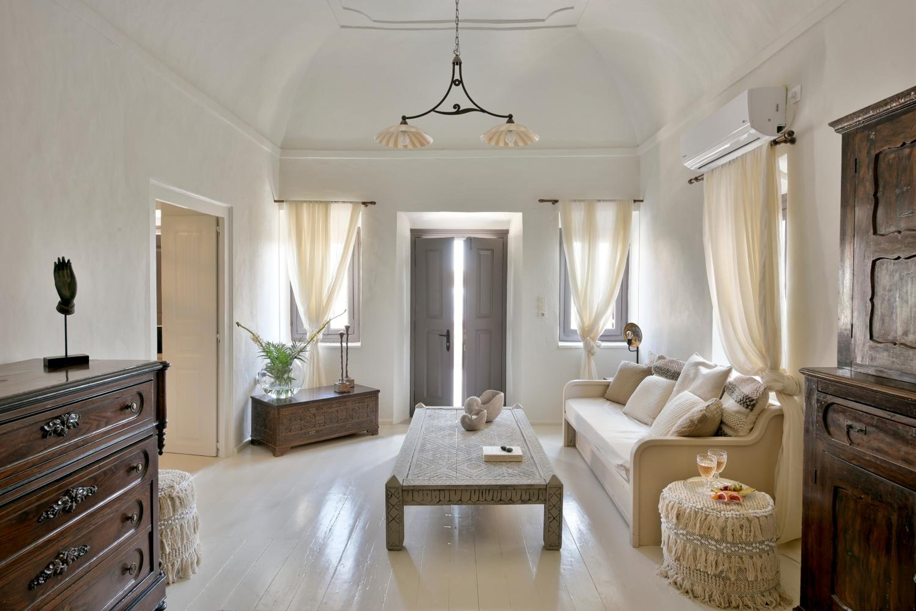 ALIA MANSION by K&K