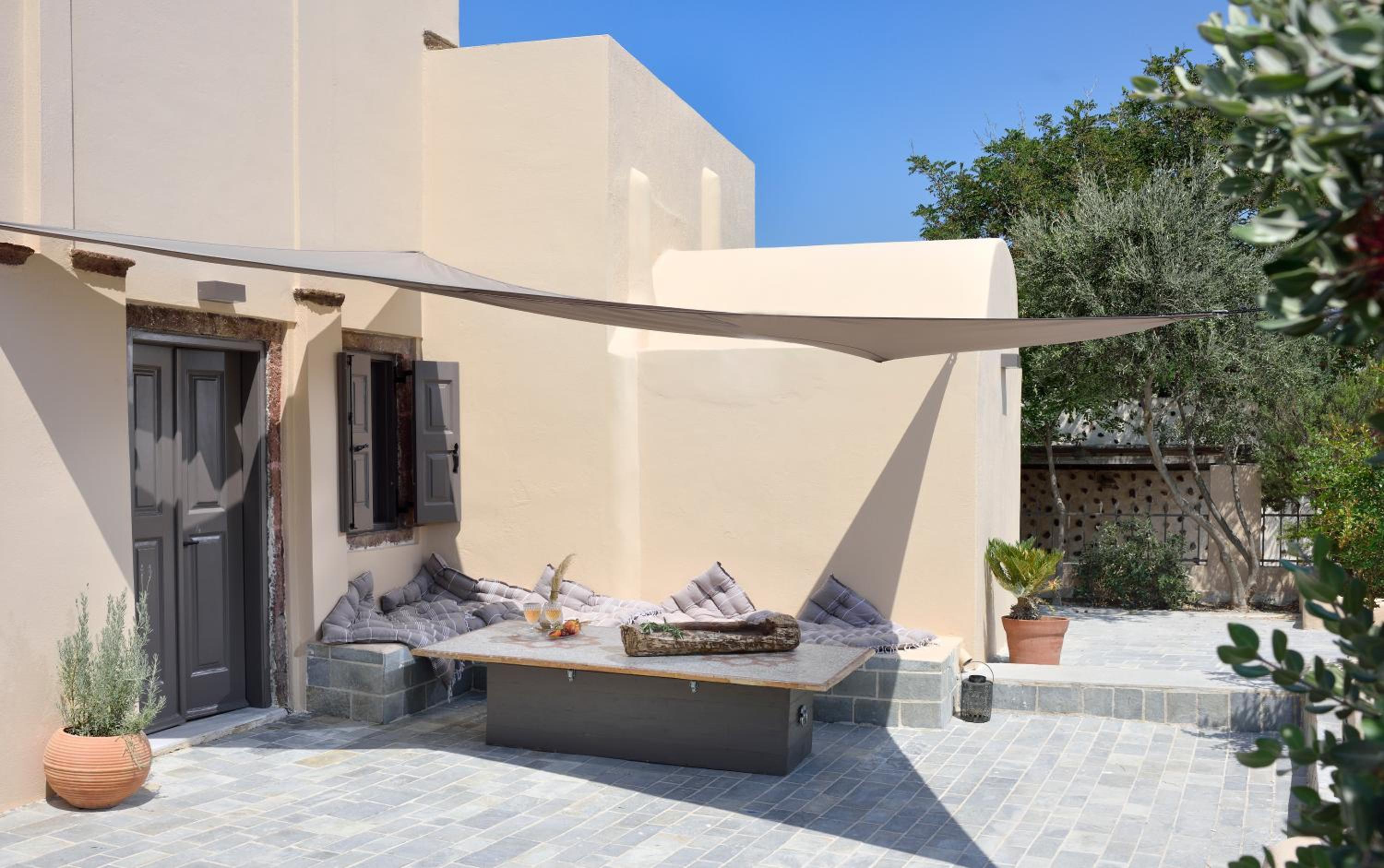 ALIA MANSION by K&K