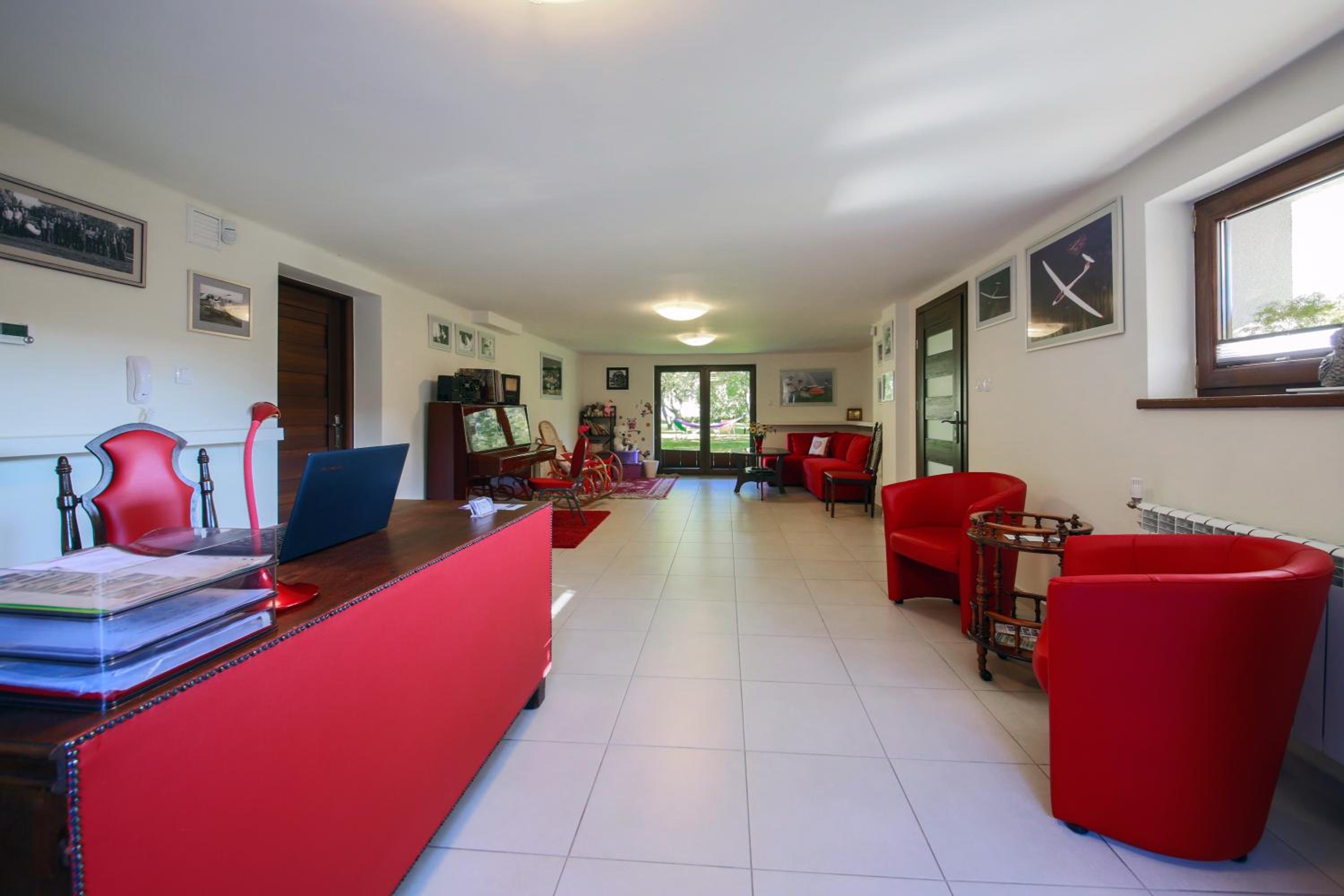 Villa Aviator view 3