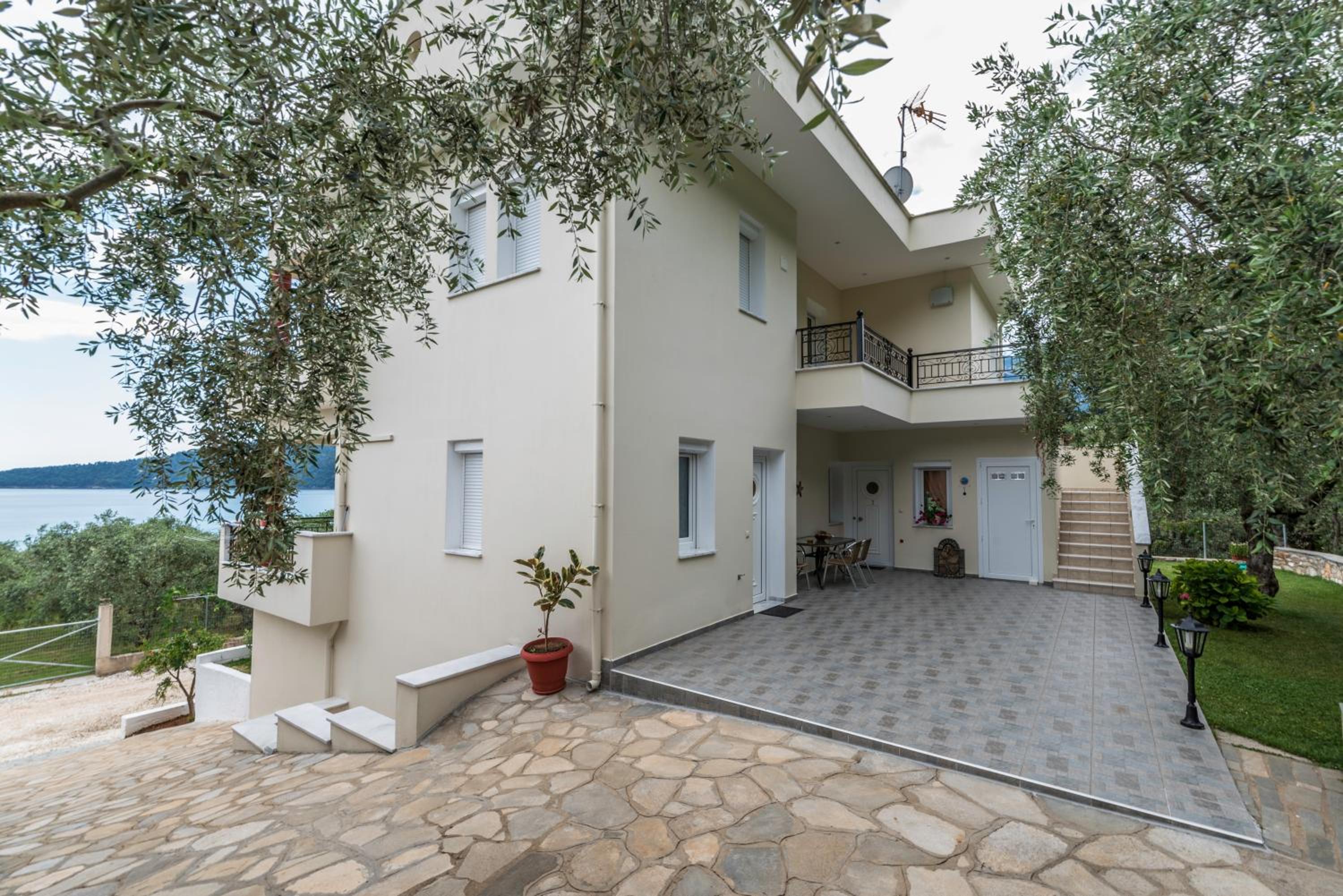 Anna Apartments