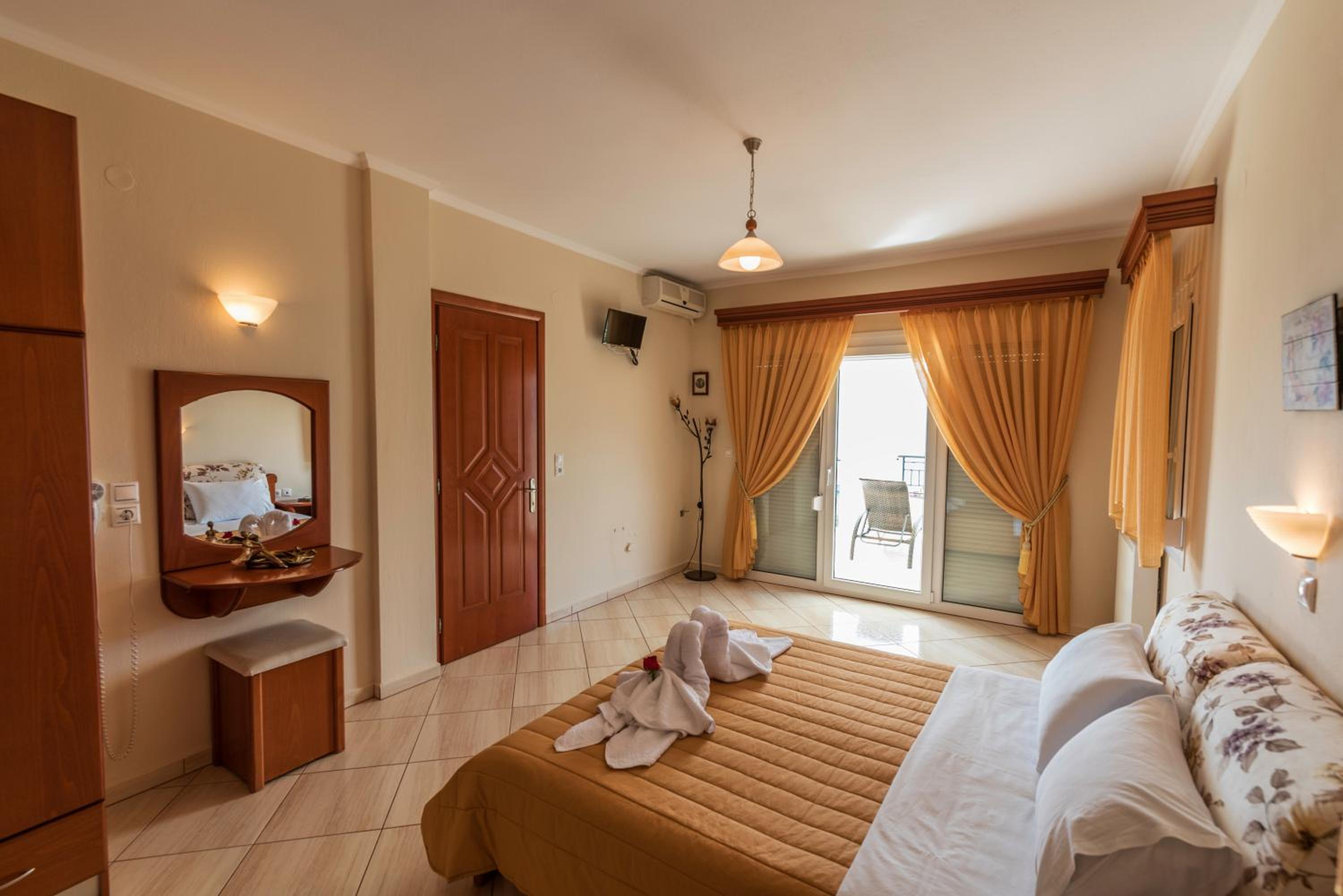 Anna Apartments