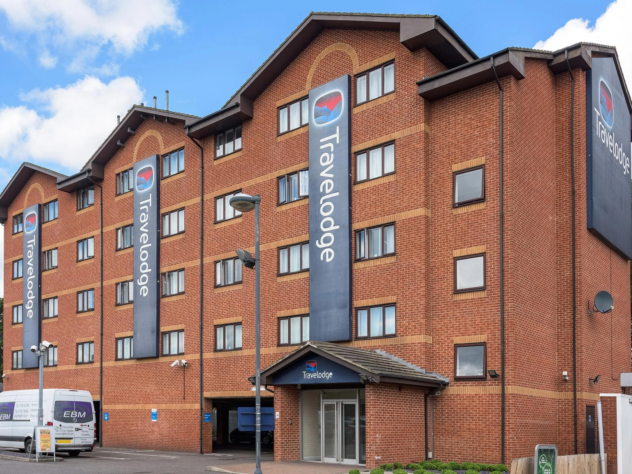 Travelodge London Park Royal photo 2