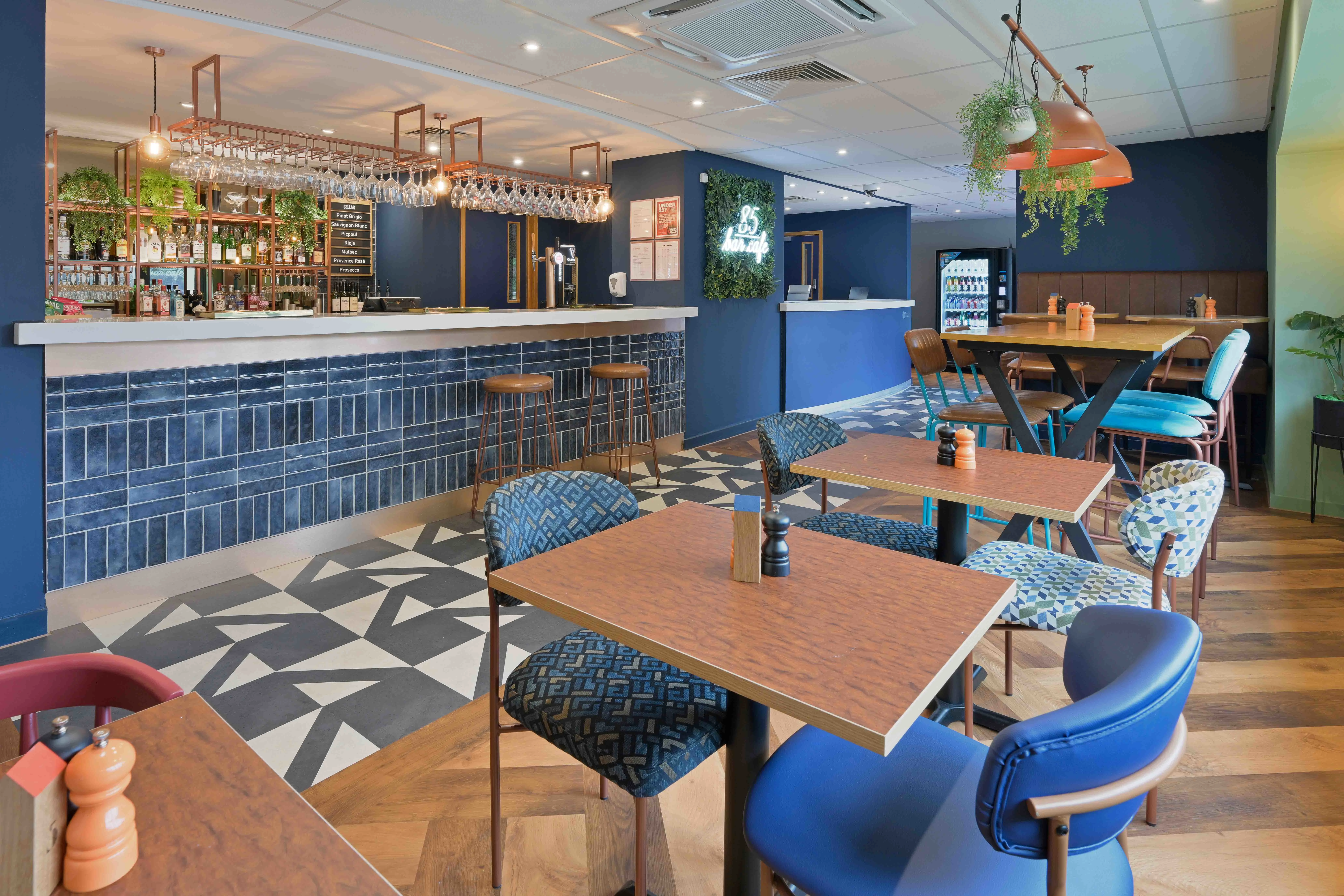 Travelodge Swindon Central 4